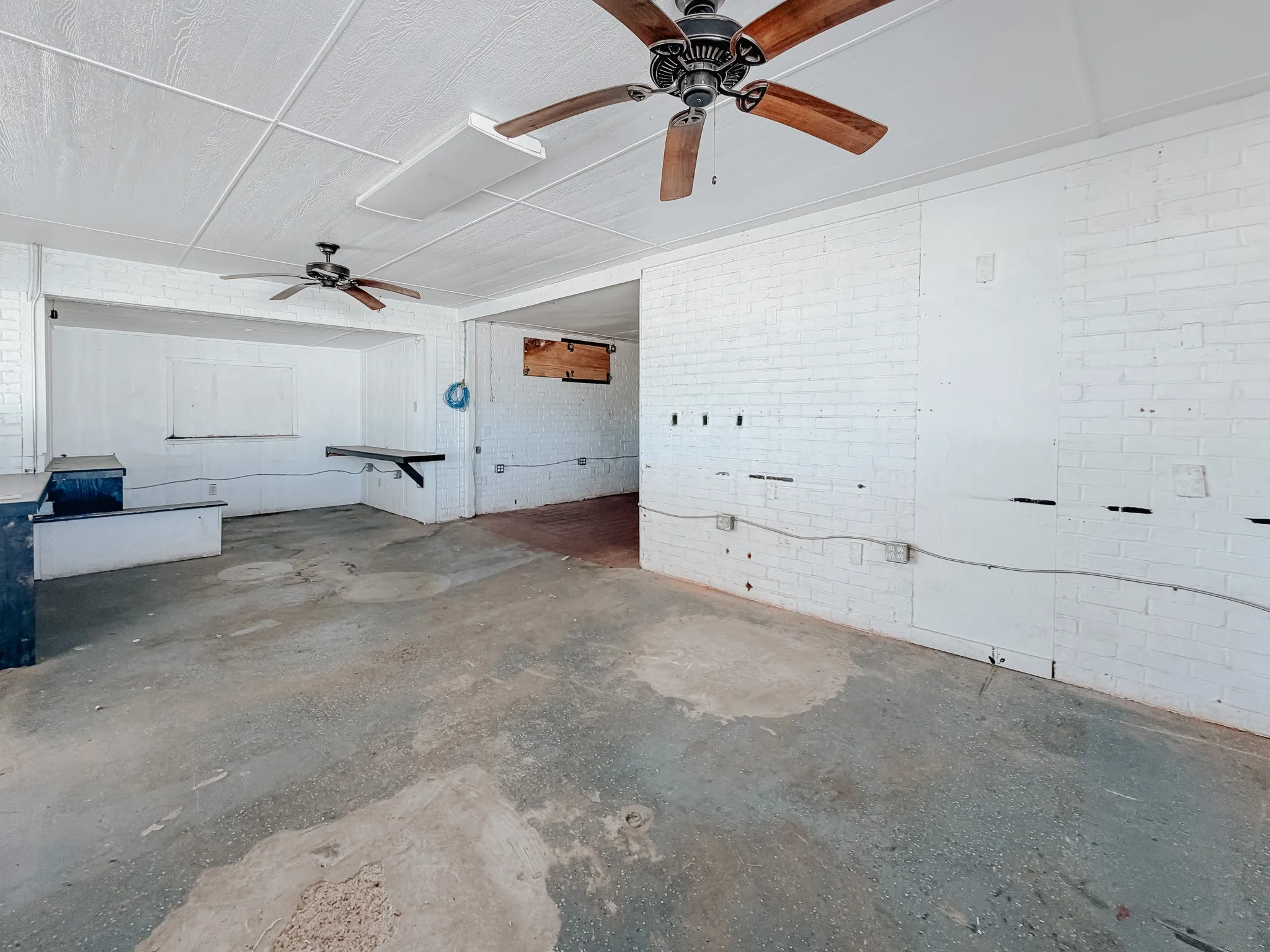 Business For Sale in Navarro County , 1524 W 7th Avenue, Corsicana, Texas 75110, 0, 0, Garage spaces, 0 Sqft, built in 1984, Price $375,000, mls#21273735, Real Estate Agent in Corsicana, Homes For Sale in Navarro county, Homes For Sale in Corsicana, Realtor in Corsicana Texas, Real Estate Brokerage Independent Realty Texas, Luminita Cordes Realtor