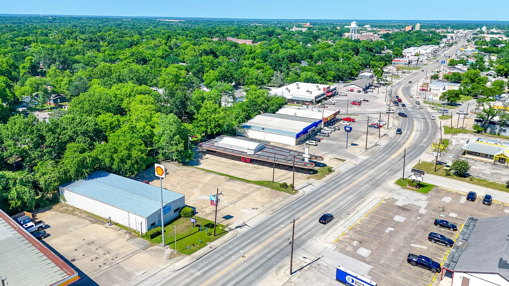 Business For Sale in Navarro County , 1524 W 7th Avenue, Corsicana, Texas 75110, 0, 0, Garage spaces, 0 Sqft, built in 1984, Price $375,000, mls#21273735, Real Estate Agent in Corsicana, Homes For Sale in Navarro county, Homes For Sale in Corsicana, Realtor in Corsicana Texas, Real Estate Brokerage Independent Realty Texas, Luminita Cordes Realtor