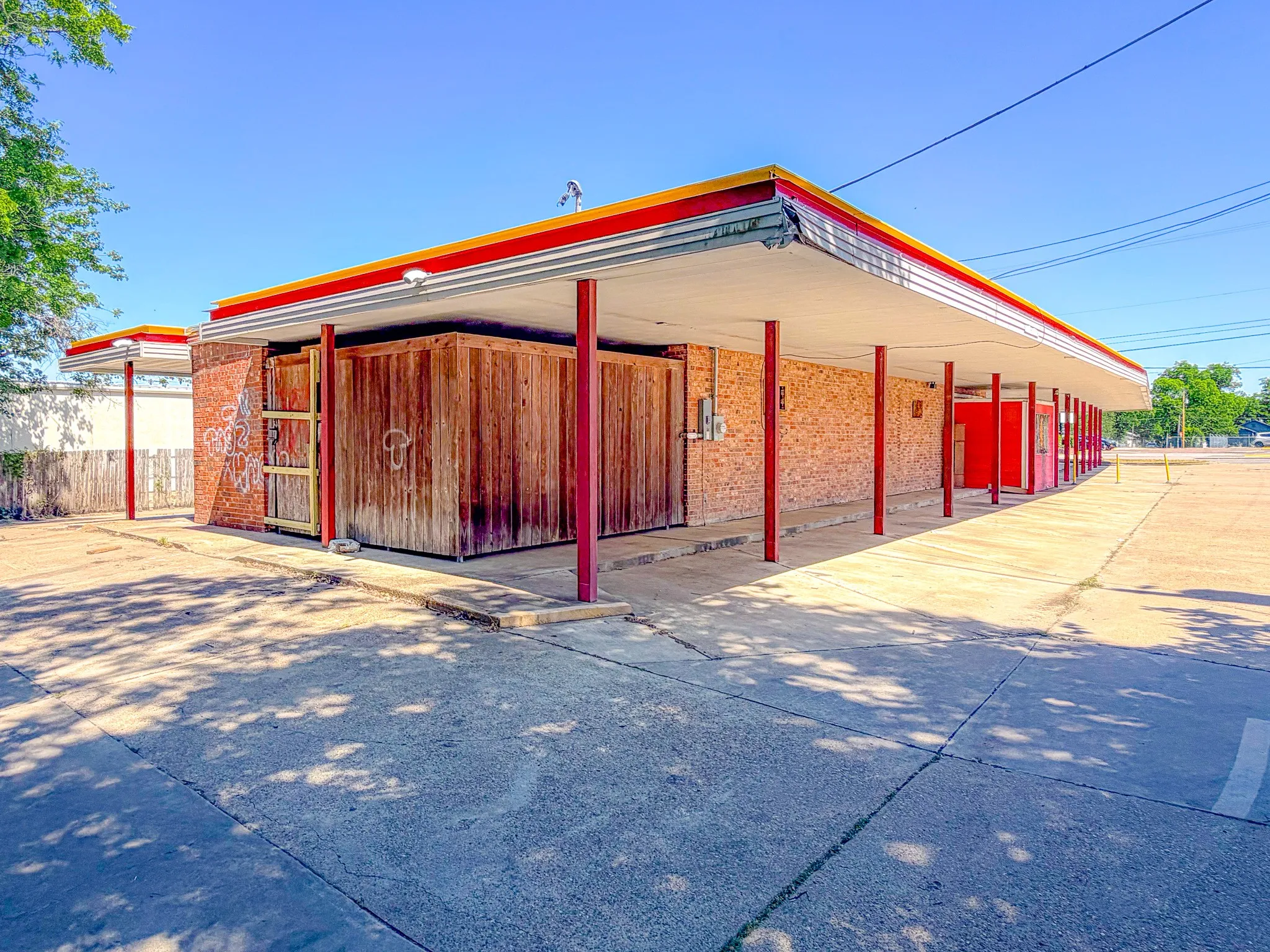Business For Sale in Navarro County , 1524 W 7th Avenue, Corsicana, Texas 75110, 0, 0, Garage spaces, 0 Sqft, built in 1984, Price $375,000, mls#21273735, Real Estate Agent in Corsicana, Homes For Sale in Navarro county, Homes For Sale in Corsicana, Realtor in Corsicana Texas, Real Estate Brokerage Independent Realty Texas, Luminita Cordes Realtor