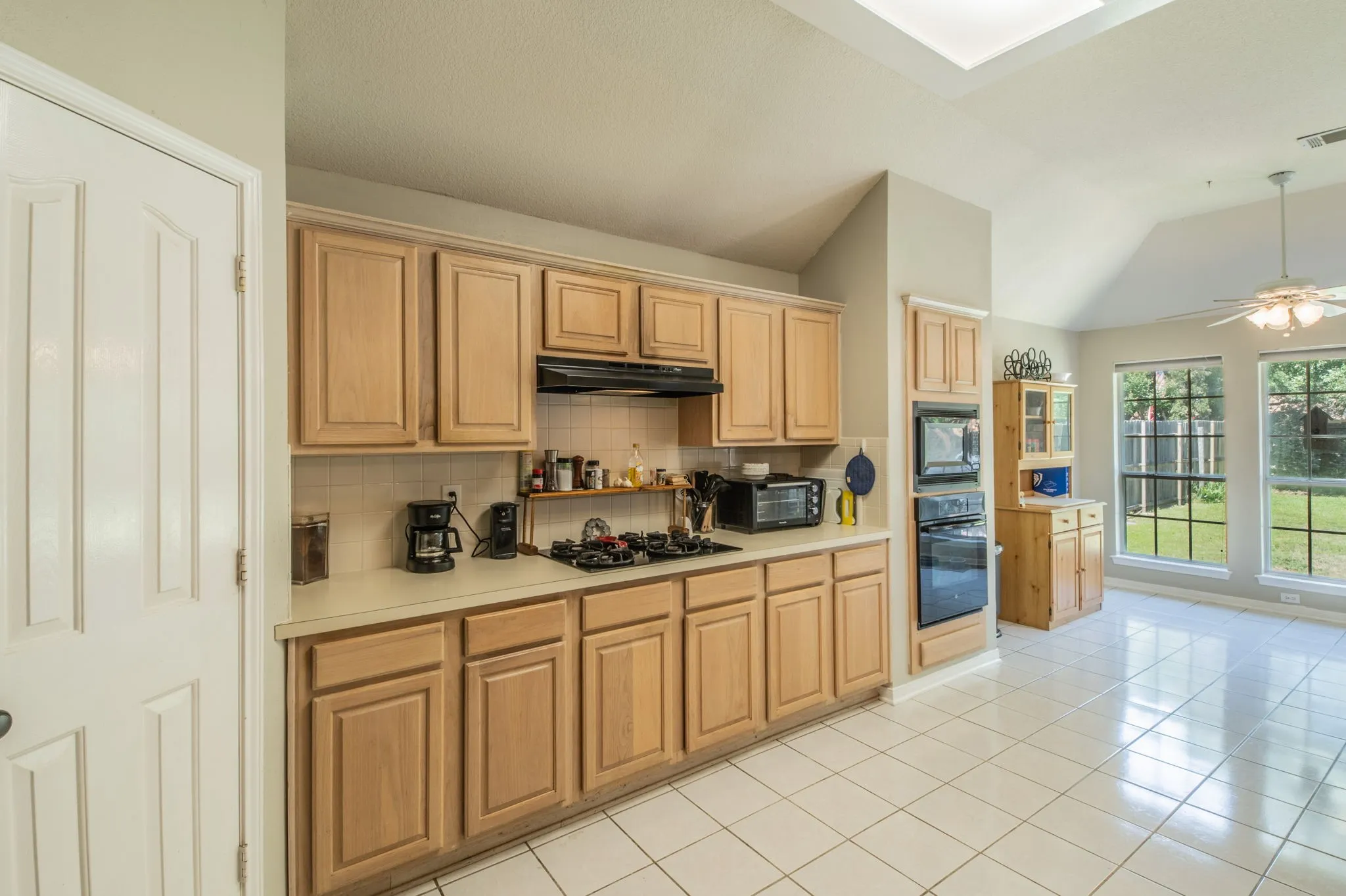 Single Family Residence For Sale in Dallas County , 5022 Sandestin Court, Garland, Texas 75044, 4 Bedroom, 2 Bathroom, 2 Garage spaces, 2,416 Sqft, built in 1995, mls#21268971, Real Estate Agent in Garland, Homes For Sale in Dallas county, Homes For Sale in Garland, Realtor in Garland Texas, Real Estate Brokerage Independent Realty Texas, Luminita Cordes Realtor