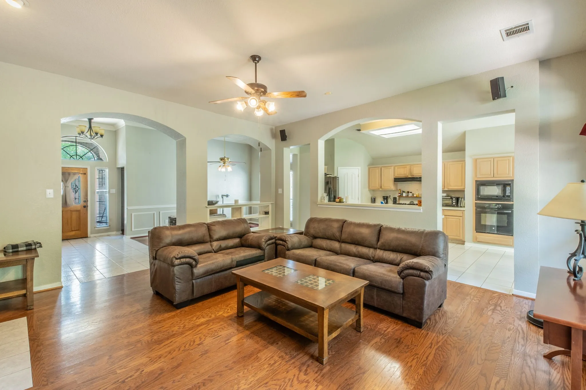 Single Family Residence For Sale in Dallas County , 5022 Sandestin Court, Garland, Texas 75044, 4 Bedroom, 2 Bathroom, 2 Garage spaces, 2,416 Sqft, built in 1995, mls#21268971, Real Estate Agent in Garland, Homes For Sale in Dallas county, Homes For Sale in Garland, Realtor in Garland Texas, Real Estate Brokerage Independent Realty Texas, Luminita Cordes Realtor