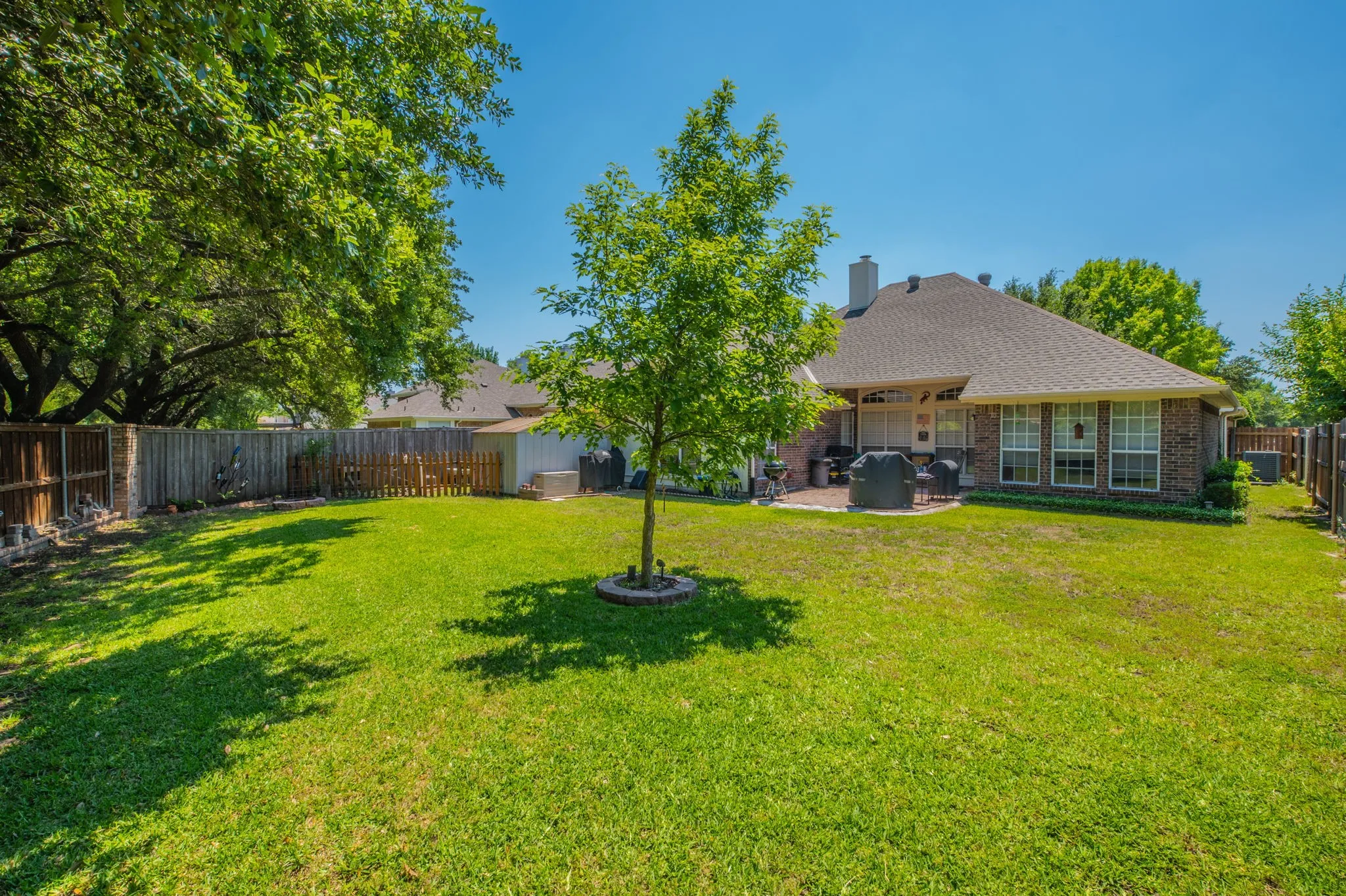 Single Family Residence For Sale in Dallas County , 5022 Sandestin Court, Garland, Texas 75044, 4 Bedroom, 2 Bathroom, 2 Garage spaces, 2,416 Sqft, built in 1995, mls#21268971, Real Estate Agent in Garland, Homes For Sale in Dallas county, Homes For Sale in Garland, Realtor in Garland Texas, Real Estate Brokerage Independent Realty Texas, Luminita Cordes Realtor
