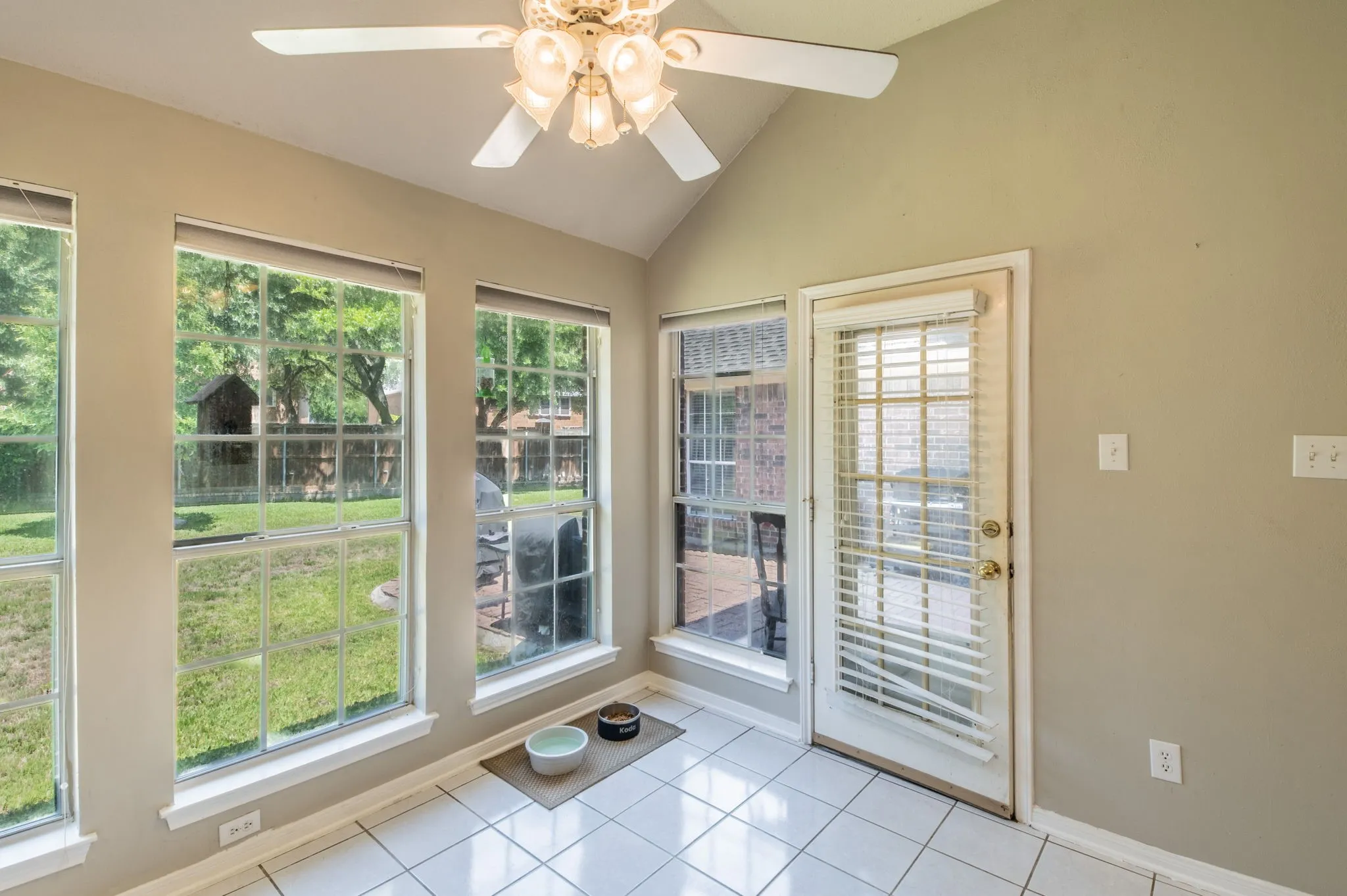 Single Family Residence For Sale in Dallas County , 5022 Sandestin Court, Garland, Texas 75044, 4 Bedroom, 2 Bathroom, 2 Garage spaces, 2,416 Sqft, built in 1995, mls#21268971, Real Estate Agent in Garland, Homes For Sale in Dallas county, Homes For Sale in Garland, Realtor in Garland Texas, Real Estate Brokerage Independent Realty Texas, Luminita Cordes Realtor