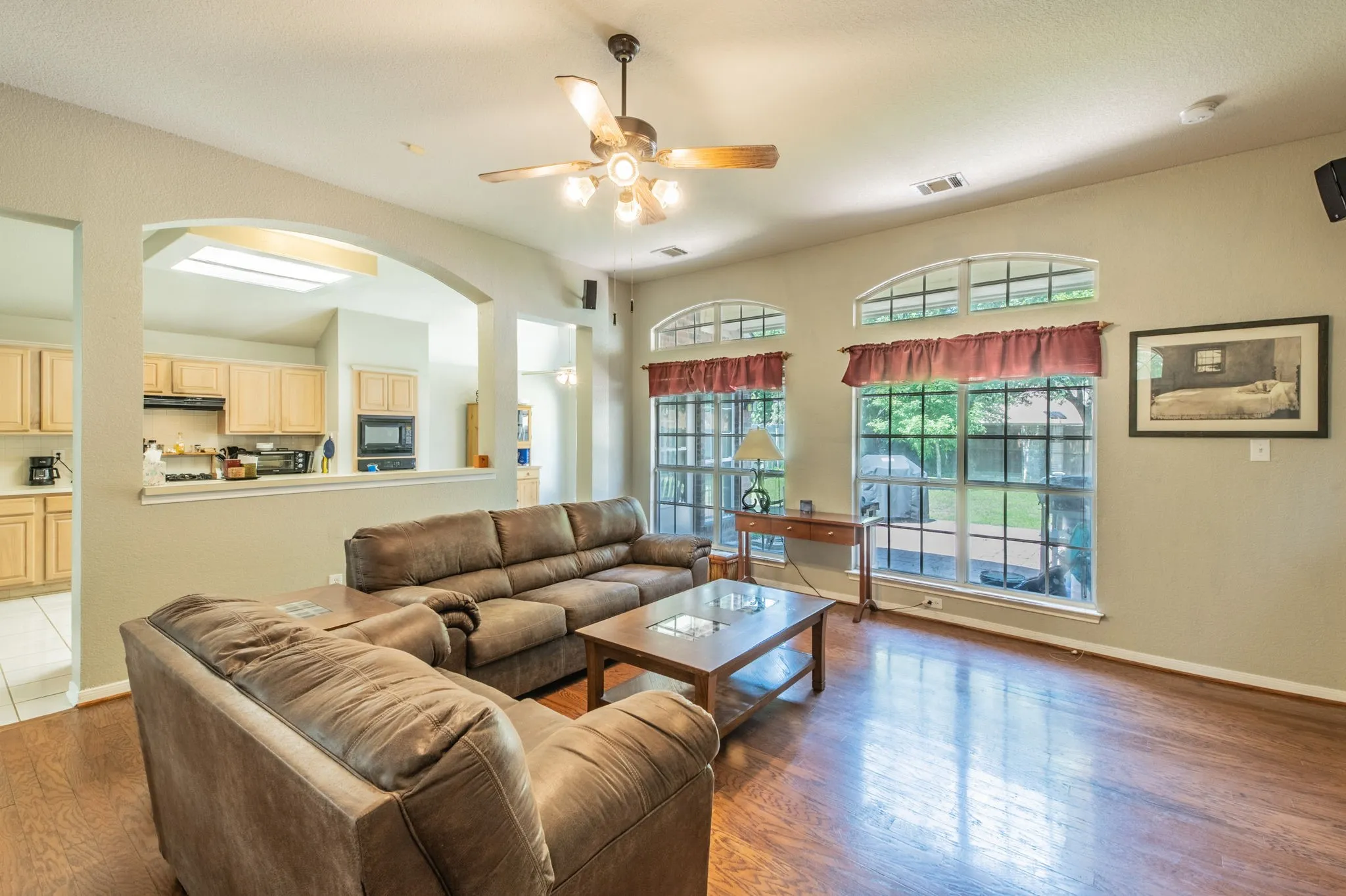Single Family Residence For Sale in Dallas County , 5022 Sandestin Court, Garland, Texas 75044, 4 Bedroom, 2 Bathroom, 2 Garage spaces, 2,416 Sqft, built in 1995, mls#21268971, Real Estate Agent in Garland, Homes For Sale in Dallas county, Homes For Sale in Garland, Realtor in Garland Texas, Real Estate Brokerage Independent Realty Texas, Luminita Cordes Realtor