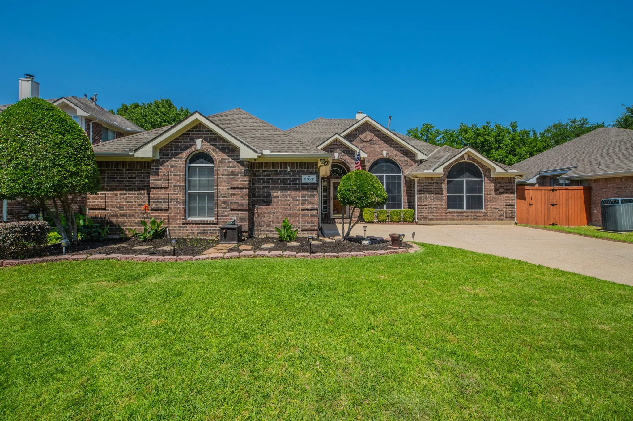 Single Family Residence For Sale in Dallas County , 5022 Sandestin Court, Garland, Texas 75044, 4 Bedroom, 2 Bathroom, 2 Garage spaces, 2,416 Sqft, built in 1995, mls#21268971, Real Estate Agent in Garland, Homes For Sale in Dallas county, Homes For Sale in Garland, Realtor in Garland Texas, Real Estate Brokerage Independent Realty Texas, Luminita Cordes Realtor