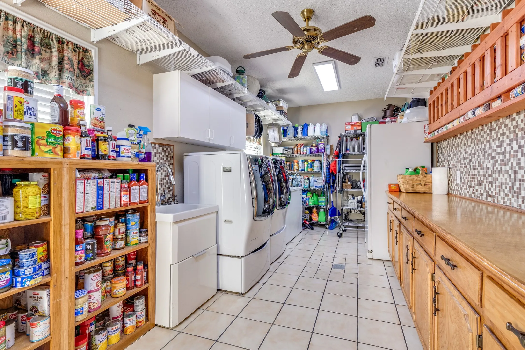 Single Family Residence For Sale in Wise County , 963 County Road 1340, Chico, Texas 76431, 3 Bedrooms, 2 Bathrooms, 3 Garage spaces, 3,760 Sqft, built in 1986, Price $915,000, mls#21266996, Real Estate Agent in Chico, Homes For Sale in Wise county, Homes For Sale in Chico, Realtor in Chico Texas, Real Estate Brokerage Independent Realty Texas, Luminita Cordes Realtor