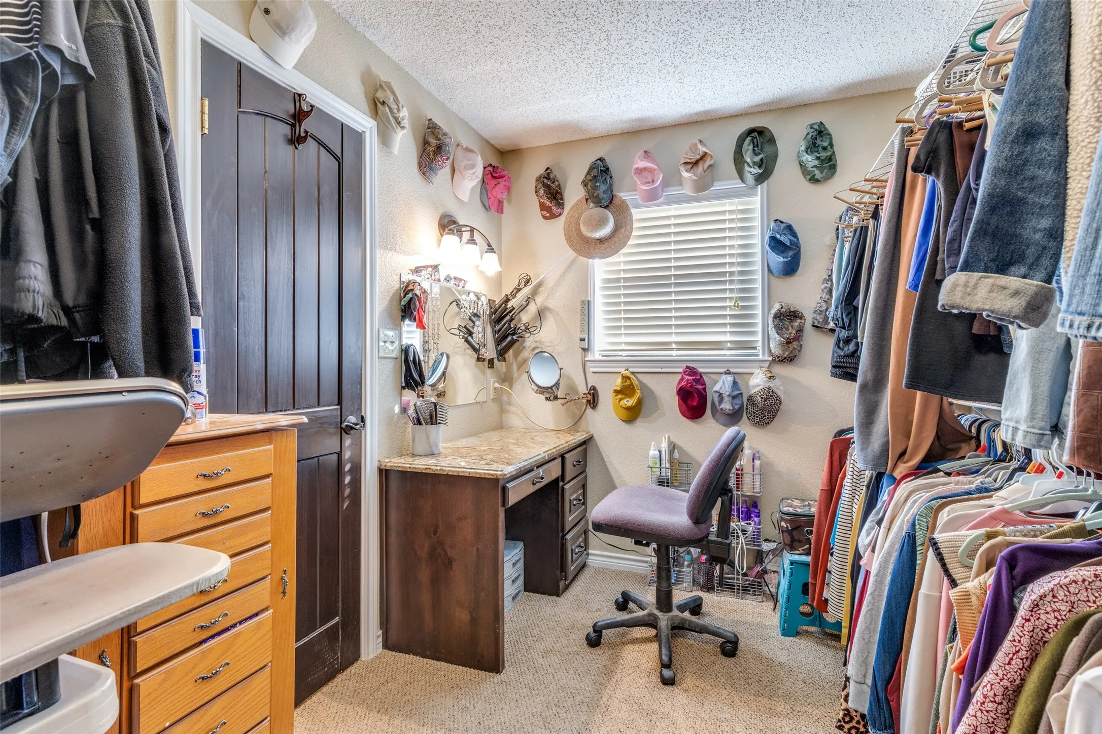 Single Family Residence For Sale in Wise County , 963 County Road 1340, Chico, Texas 76431, 3 Bedrooms, 2 Bathrooms, 3 Garage spaces, 3,760 Sqft, built in 1986, Price $915,000, mls#21266996, Real Estate Agent in Chico, Homes For Sale in Wise county, Homes For Sale in Chico, Realtor in Chico Texas, Real Estate Brokerage Independent Realty Texas, Luminita Cordes Realtor