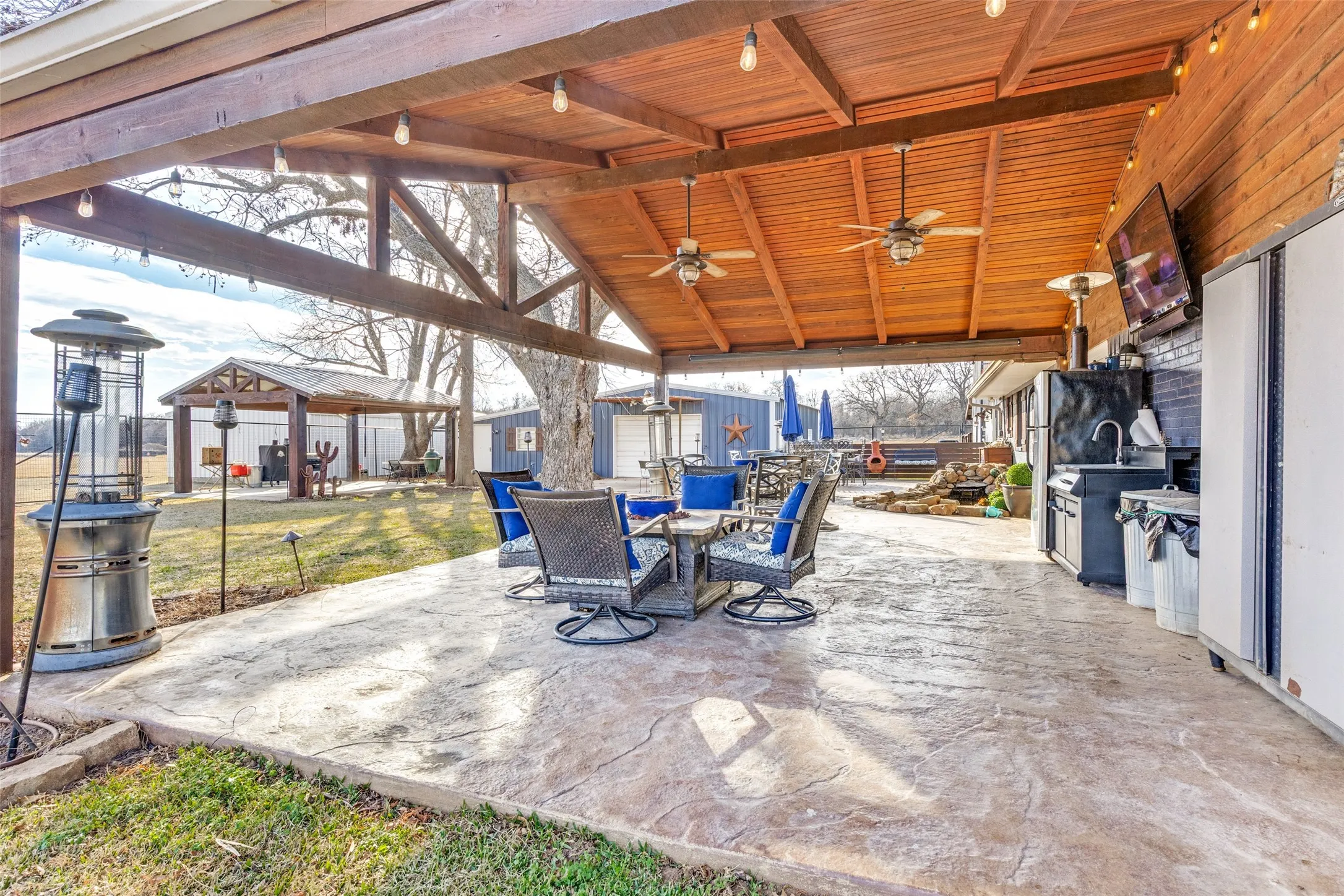 Single Family Residence For Sale in Wise County , 963 County Road 1340, Chico, Texas 76431, 3 Bedrooms, 2 Bathrooms, 3 Garage spaces, 3,760 Sqft, built in 1986, Price $915,000, mls#21266996, Real Estate Agent in Chico, Homes For Sale in Wise county, Homes For Sale in Chico, Realtor in Chico Texas, Real Estate Brokerage Independent Realty Texas, Luminita Cordes Realtor