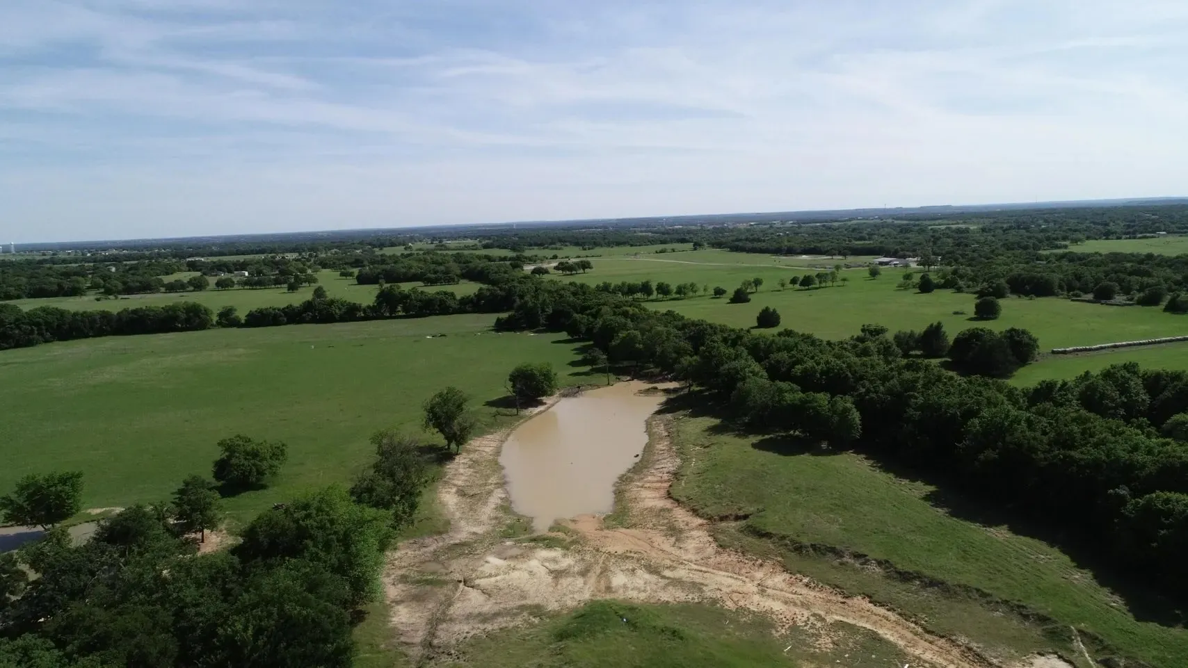Single Family Residence For Sale in Wise County , 963 County Road 1340, Chico, Texas 76431, 3 Bedrooms, 2 Bathrooms, 3 Garage spaces, 3,760 Sqft, built in 1986, Price $915,000, mls#21266996, Real Estate Agent in Chico, Homes For Sale in Wise county, Homes For Sale in Chico, Realtor in Chico Texas, Real Estate Brokerage Independent Realty Texas, Luminita Cordes Realtor