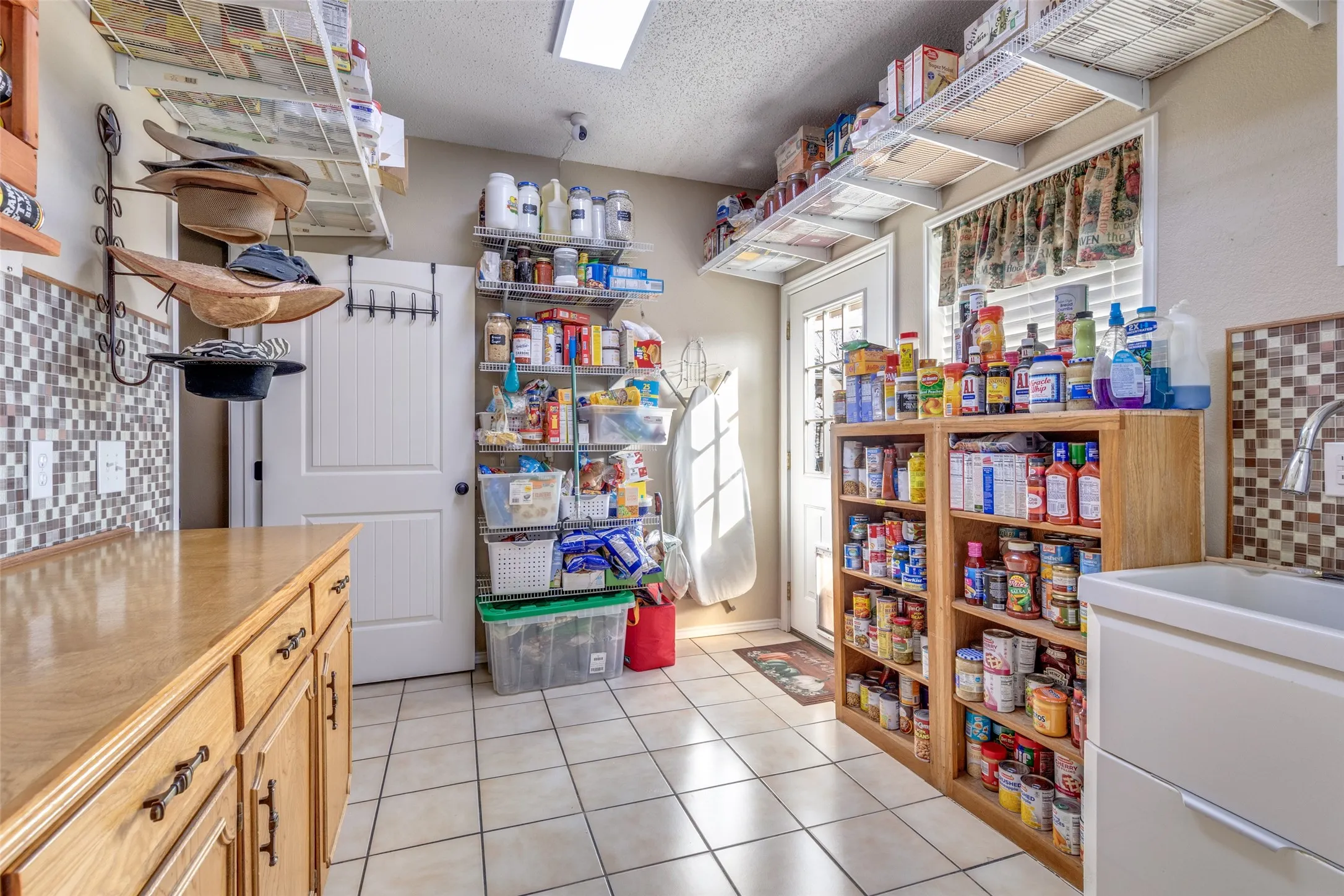 Single Family Residence For Sale in Wise County , 963 County Road 1340, Chico, Texas 76431, 3 Bedrooms, 2 Bathrooms, 3 Garage spaces, 3,760 Sqft, built in 1986, Price $915,000, mls#21266996, Real Estate Agent in Chico, Homes For Sale in Wise county, Homes For Sale in Chico, Realtor in Chico Texas, Real Estate Brokerage Independent Realty Texas, Luminita Cordes Realtor