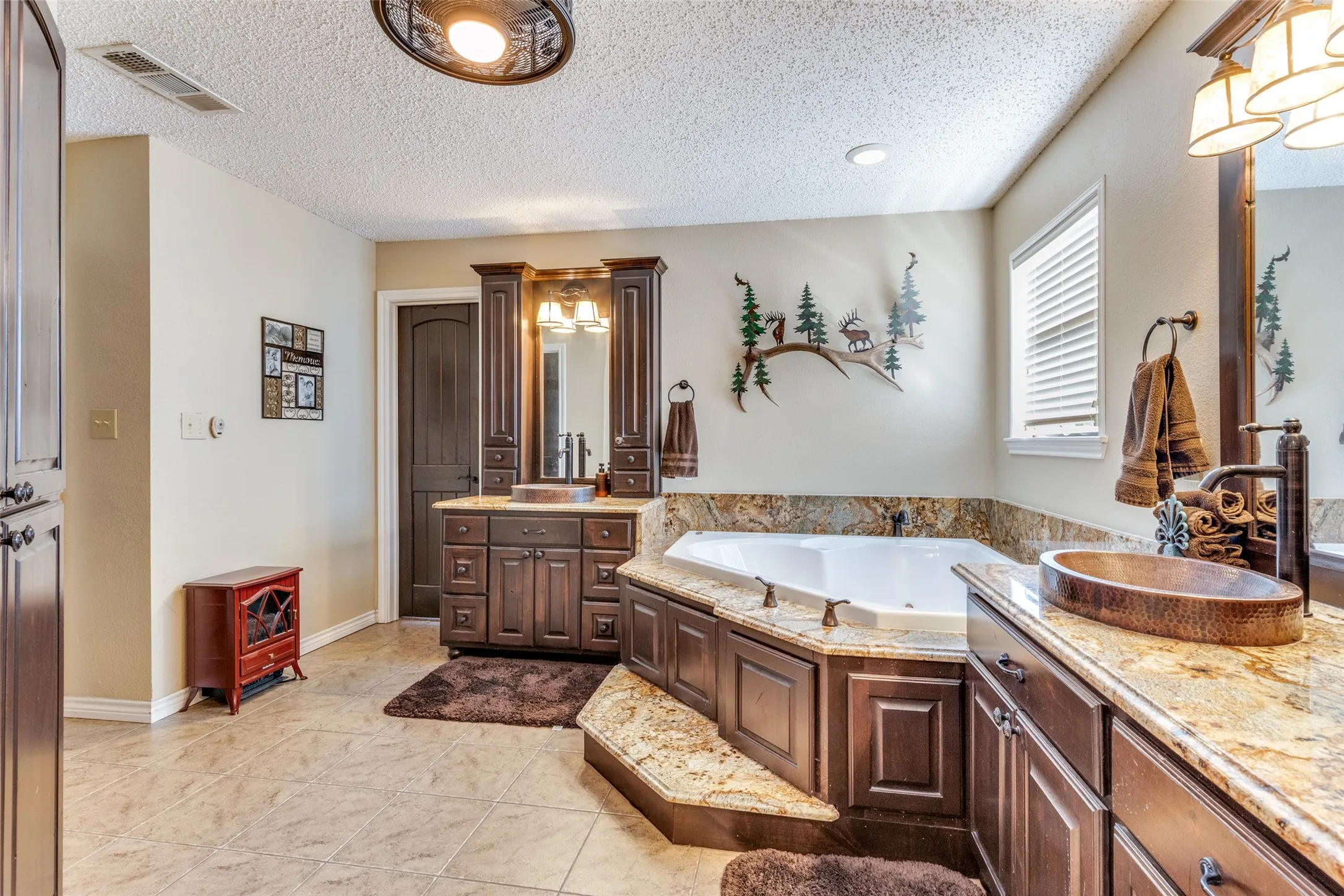 Single Family Residence For Sale in Wise County , 963 County Road 1340, Chico, Texas 76431, 3 Bedrooms, 2 Bathrooms, 3 Garage spaces, 3,760 Sqft, built in 1986, Price $915,000, mls#21266996, Real Estate Agent in Chico, Homes For Sale in Wise county, Homes For Sale in Chico, Realtor in Chico Texas, Real Estate Brokerage Independent Realty Texas, Luminita Cordes Realtor