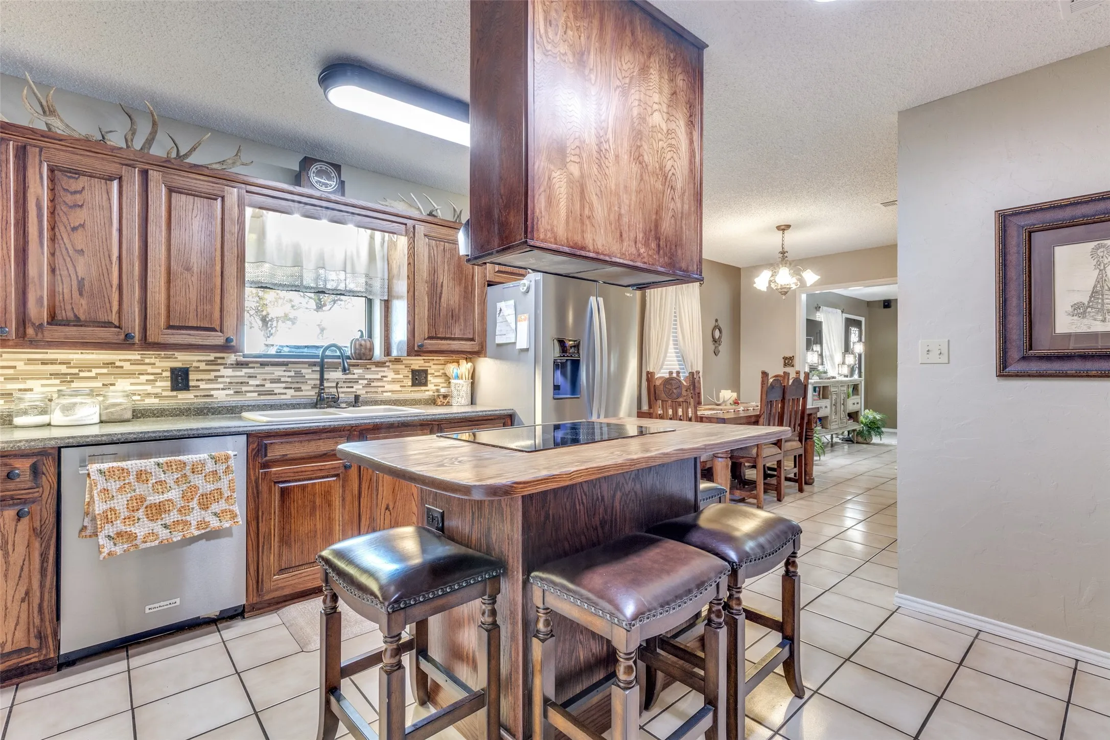 Single Family Residence For Sale in Wise County , 963 County Road 1340, Chico, Texas 76431, 3 Bedrooms, 2 Bathrooms, 3 Garage spaces, 3,760 Sqft, built in 1986, Price $915,000, mls#21266996, Real Estate Agent in Chico, Homes For Sale in Wise county, Homes For Sale in Chico, Realtor in Chico Texas, Real Estate Brokerage Independent Realty Texas, Luminita Cordes Realtor