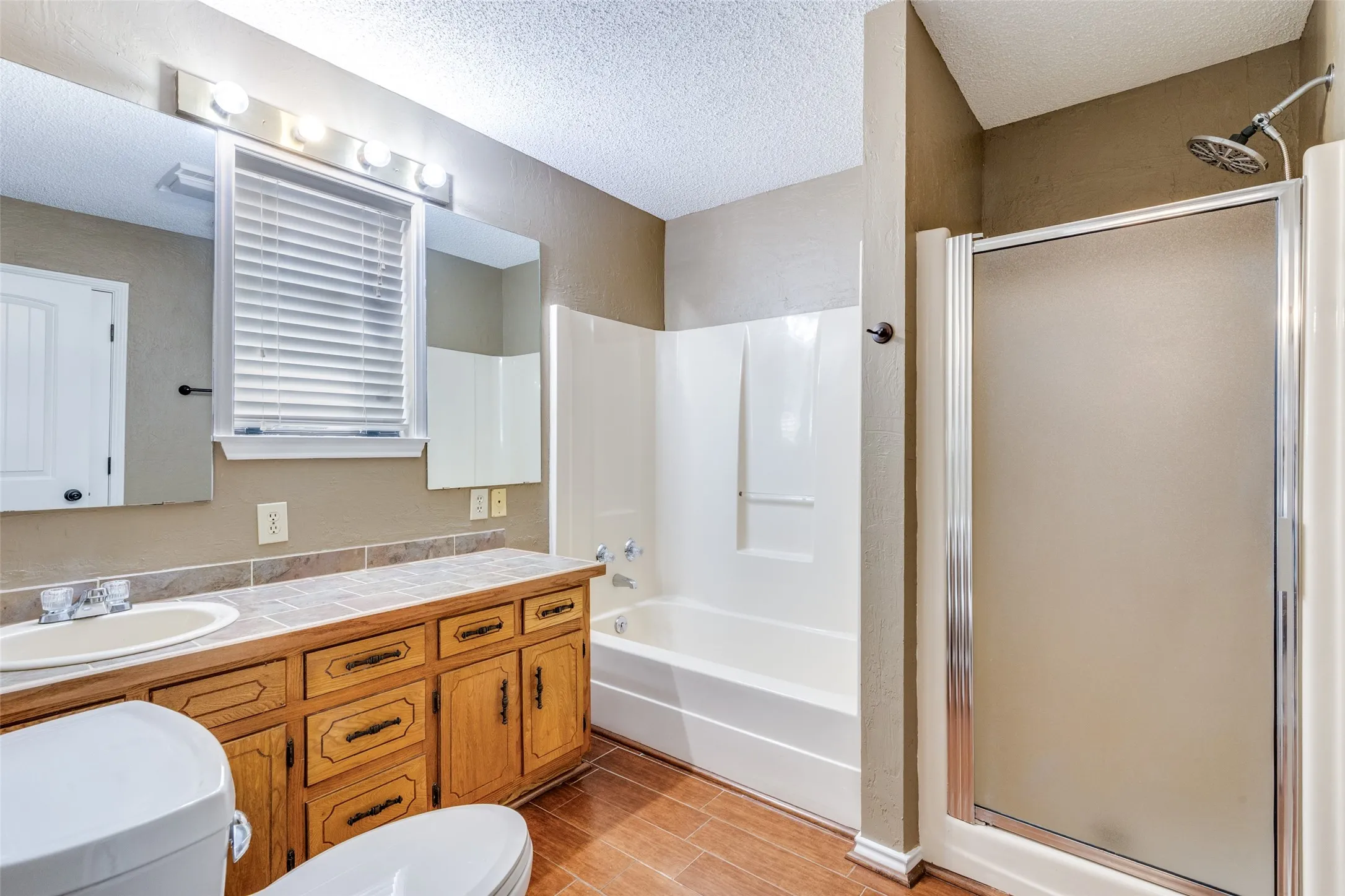Single Family Residence For Sale in Wise County , 963 County Road 1340, Chico, Texas 76431, 3 Bedrooms, 2 Bathrooms, 3 Garage spaces, 3,760 Sqft, built in 1986, Price $915,000, mls#21266996, Real Estate Agent in Chico, Homes For Sale in Wise county, Homes For Sale in Chico, Realtor in Chico Texas, Real Estate Brokerage Independent Realty Texas, Luminita Cordes Realtor