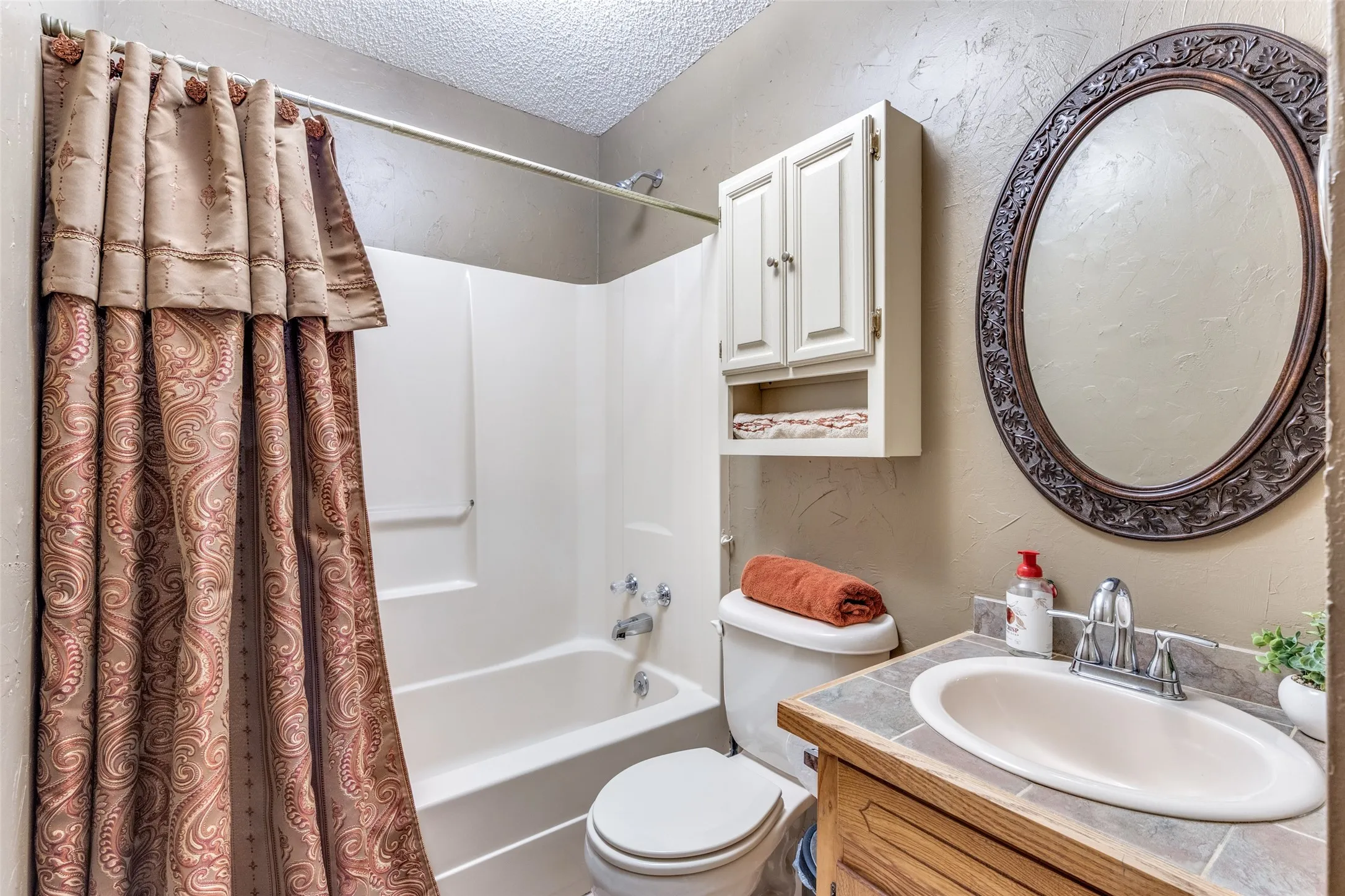 Single Family Residence For Sale in Wise County , 963 County Road 1340, Chico, Texas 76431, 3 Bedrooms, 2 Bathrooms, 3 Garage spaces, 3,760 Sqft, built in 1986, Price $915,000, mls#21266996, Real Estate Agent in Chico, Homes For Sale in Wise county, Homes For Sale in Chico, Realtor in Chico Texas, Real Estate Brokerage Independent Realty Texas, Luminita Cordes Realtor