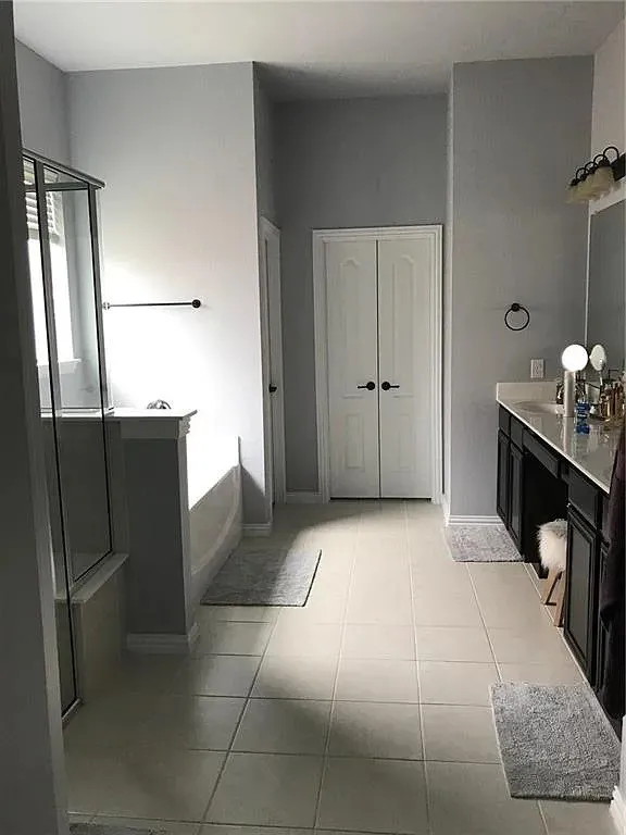 Single Family Residence For Rent in Parker County , 1616 Signature Drive, Weatherford, Texas 76087, 4 Bedroom, 4 Bathroom, 2 Garage spaces, 3,371 Sqft, built in 2015, mls#21273741, Real Estate Agent in Weatherford, Homes For Rent in Parker county, Homes For Rent in Weatherford, Realtor in Weatherford Texas, Real Estate Brokerage Independent Realty Texas, Luminita Cordes Realtor