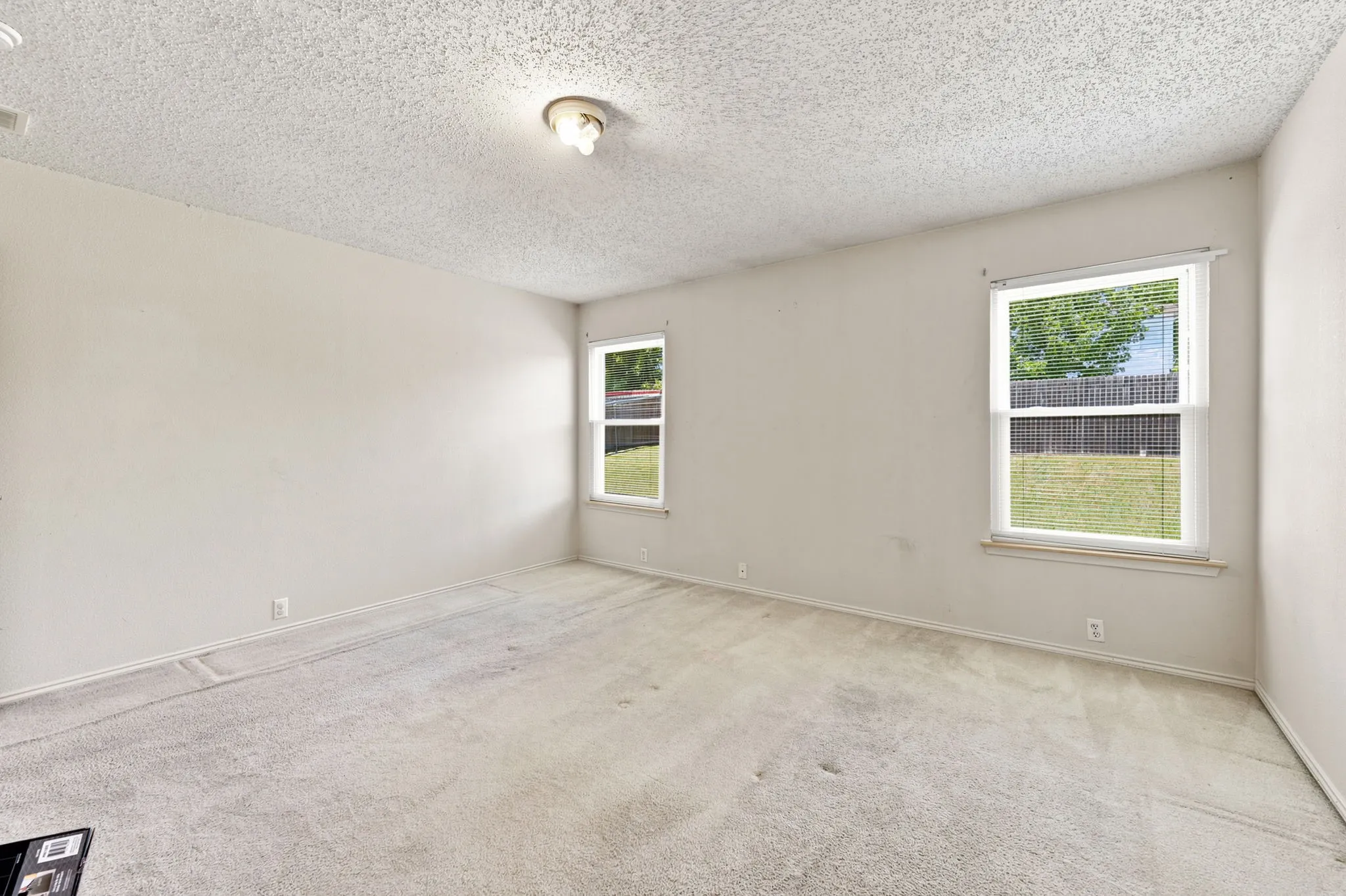 Great size Master Bedroom with room for TEXAS SIZED FURNISHINGS.