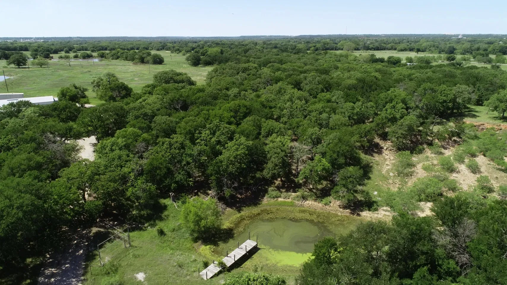 Single Family Residence For Sale in Wise County , 138 PR 3417, Bridgeport, Texas 76426, 3 Bedrooms, 2 Bathrooms, 3 Garage spaces, 1,750 Sqft, built in 1985, Price $1,900,000, mls#21267022, Real Estate Agent in Bridgeport, Homes For Sale in Wise county, Homes For Sale in Bridgeport, Realtor in Bridgeport Texas, Real Estate Brokerage Independent Realty Texas, Luminita Cordes Realtor