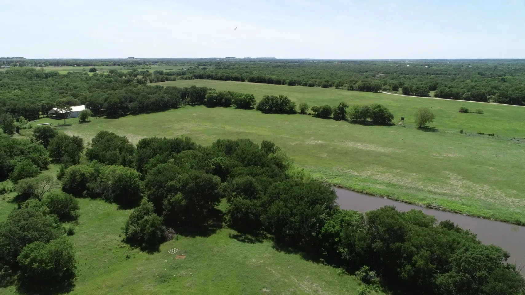 Single Family Residence For Sale in Wise County , 138 PR 3417, Bridgeport, Texas 76426, 3 Bedrooms, 2 Bathrooms, 3 Garage spaces, 1,750 Sqft, built in 1985, Price $1,900,000, mls#21267022, Real Estate Agent in Bridgeport, Homes For Sale in Wise county, Homes For Sale in Bridgeport, Realtor in Bridgeport Texas, Real Estate Brokerage Independent Realty Texas, Luminita Cordes Realtor