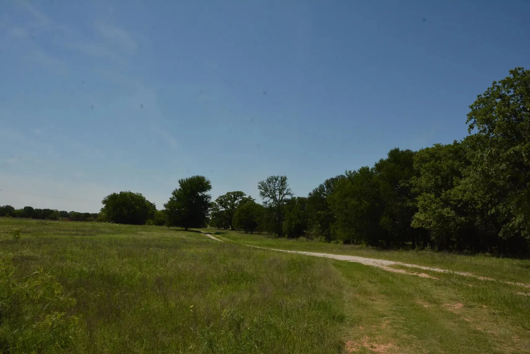 Single Family Residence For Sale in Wise County , 138 PR 3417, Bridgeport, Texas 76426, 3 Bedrooms, 2 Bathrooms, 3 Garage spaces, 1,750 Sqft, built in 1985, Price $1,900,000, mls#21267022, Real Estate Agent in Bridgeport, Homes For Sale in Wise county, Homes For Sale in Bridgeport, Realtor in Bridgeport Texas, Real Estate Brokerage Independent Realty Texas, Luminita Cordes Realtor