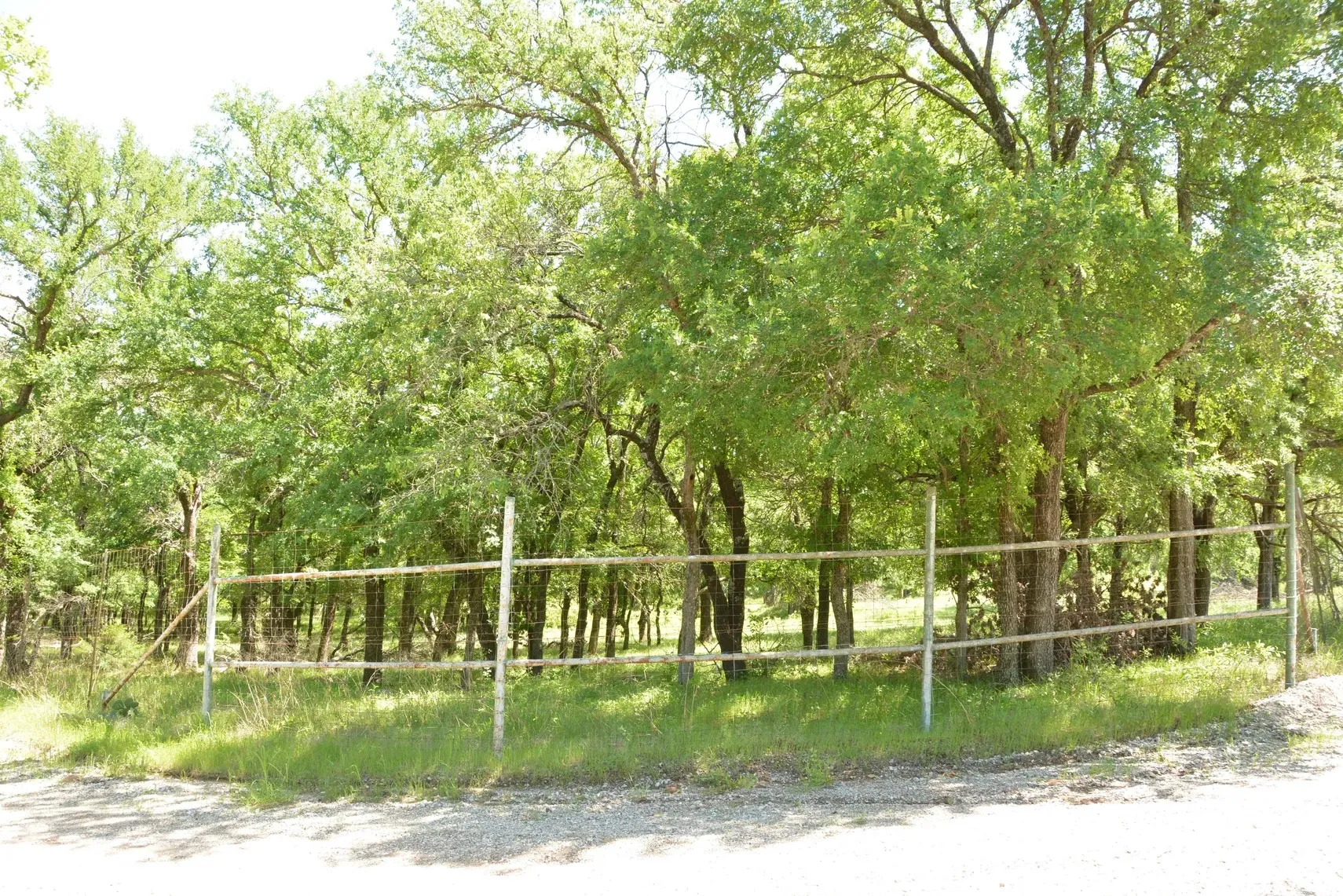 Single Family Residence For Sale in Wise County , 138 PR 3417, Bridgeport, Texas 76426, 3 Bedrooms, 2 Bathrooms, 3 Garage spaces, 1,750 Sqft, built in 1985, Price $1,900,000, mls#21267022, Real Estate Agent in Bridgeport, Homes For Sale in Wise county, Homes For Sale in Bridgeport, Realtor in Bridgeport Texas, Real Estate Brokerage Independent Realty Texas, Luminita Cordes Realtor