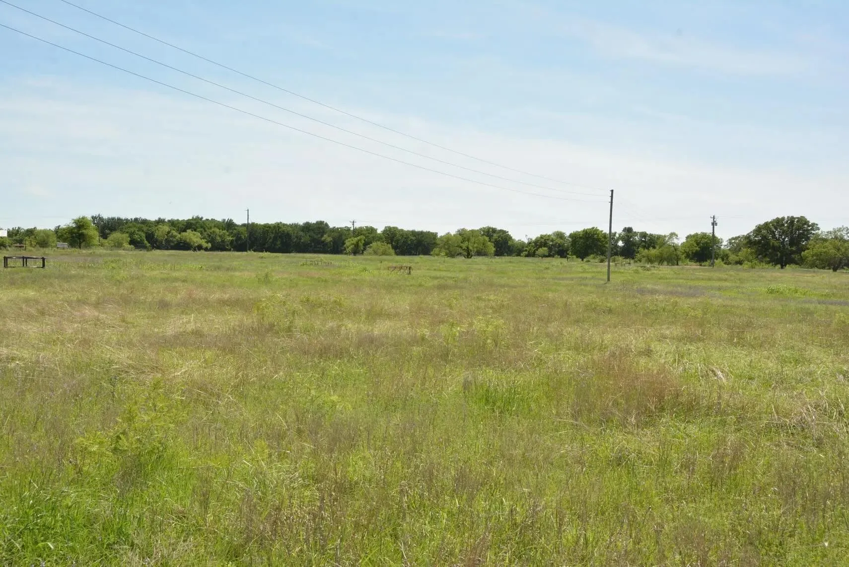 Single Family Residence For Sale in Wise County , 138 PR 3417, Bridgeport, Texas 76426, 3 Bedrooms, 2 Bathrooms, 3 Garage spaces, 1,750 Sqft, built in 1985, Price $1,900,000, mls#21267022, Real Estate Agent in Bridgeport, Homes For Sale in Wise county, Homes For Sale in Bridgeport, Realtor in Bridgeport Texas, Real Estate Brokerage Independent Realty Texas, Luminita Cordes Realtor