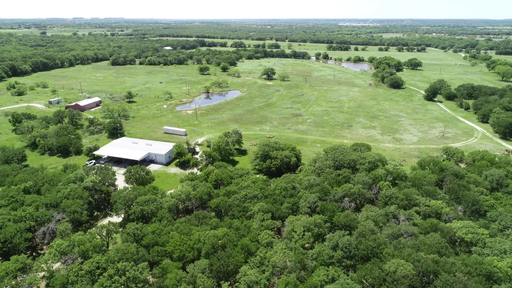 Single Family Residence For Sale in Wise County , 138 PR 3417, Bridgeport, Texas 76426, 3 Bedrooms, 2 Bathrooms, 3 Garage spaces, 1,750 Sqft, built in 1985, Price $1,900,000, mls#21267022, Real Estate Agent in Bridgeport, Homes For Sale in Wise county, Homes For Sale in Bridgeport, Realtor in Bridgeport Texas, Real Estate Brokerage Independent Realty Texas, Luminita Cordes Realtor