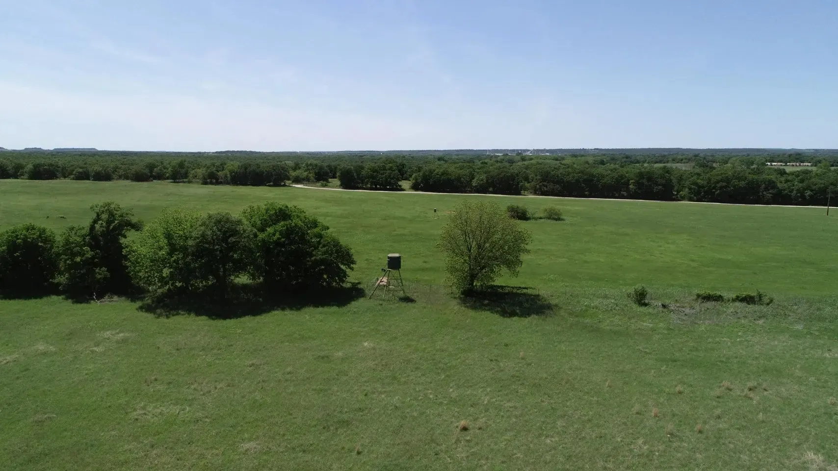 Single Family Residence For Sale in Wise County , 138 PR 3417, Bridgeport, Texas 76426, 3 Bedrooms, 2 Bathrooms, 3 Garage spaces, 1,750 Sqft, built in 1985, Price $1,900,000, mls#21267022, Real Estate Agent in Bridgeport, Homes For Sale in Wise county, Homes For Sale in Bridgeport, Realtor in Bridgeport Texas, Real Estate Brokerage Independent Realty Texas, Luminita Cordes Realtor