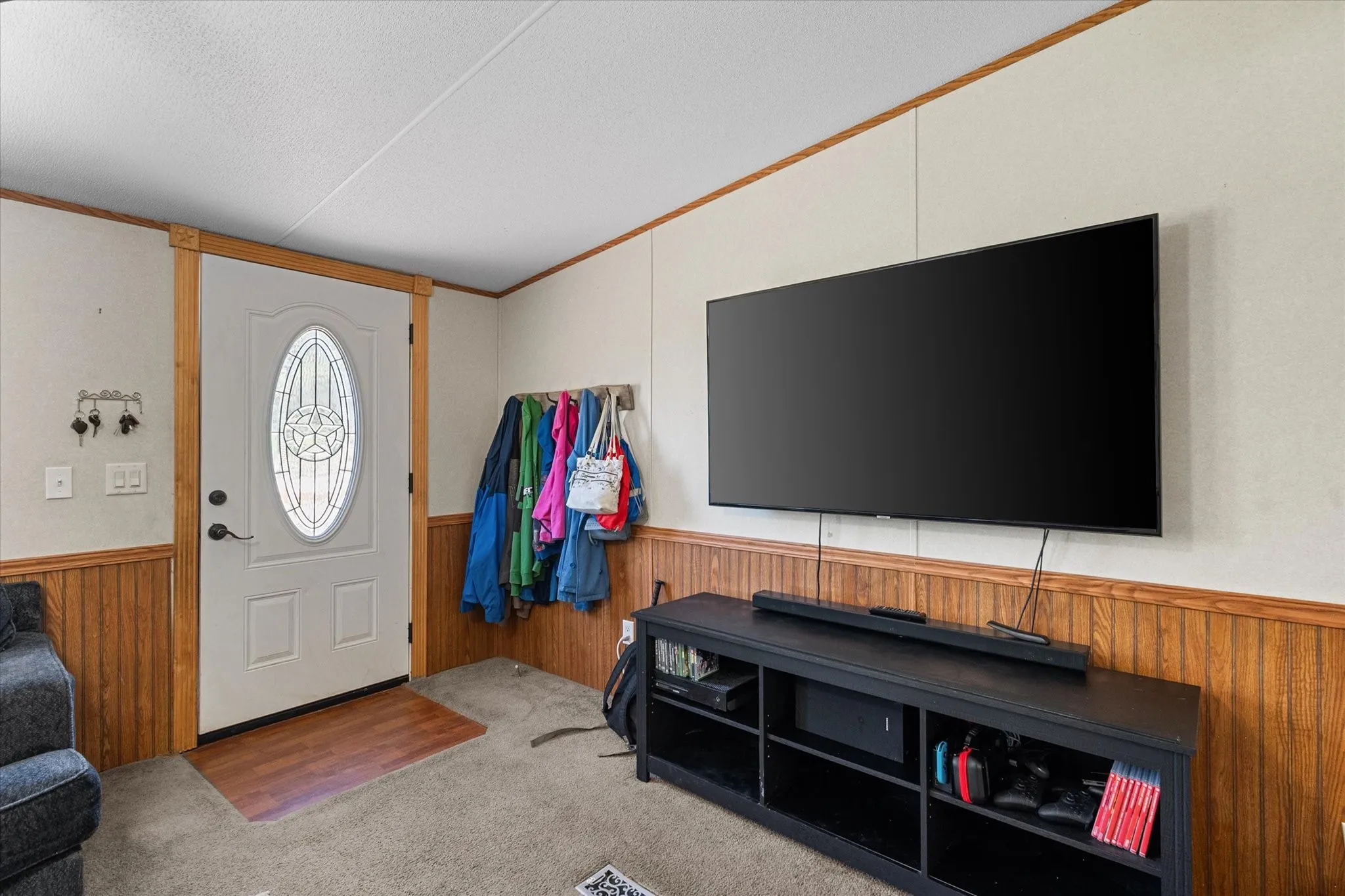 Mobile Home For Sale in Van Zandt County , 200 Private Road 5828, Fruitvale, Texas 75127, 5 Bedroom, 3 Bathroom, Garage spaces, 2,128 Sqft, built in 2005, mls#21260459, Real Estate Agent in Fruitvale, Homes For Sale in Van Zandt county, Homes For Sale in Fruitvale, Realtor in Fruitvale Texas, Real Estate Brokerage Independent Realty Texas, Luminita Cordes Realtor