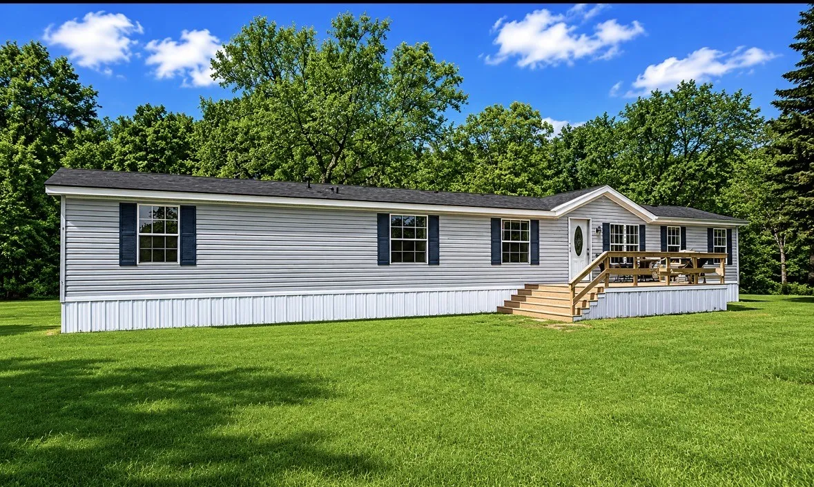 Mobile Home For Sale in Van Zandt County , 200 Private Road 5828, Fruitvale, Texas 75127, 5 Bedroom, 3 Bathroom, Garage spaces, 2,128 Sqft, built in 2005, mls#21260459, Real Estate Agent in Fruitvale, Homes For Sale in Van Zandt county, Homes For Sale in Fruitvale, Realtor in Fruitvale Texas, Real Estate Brokerage Independent Realty Texas, Luminita Cordes Realtor