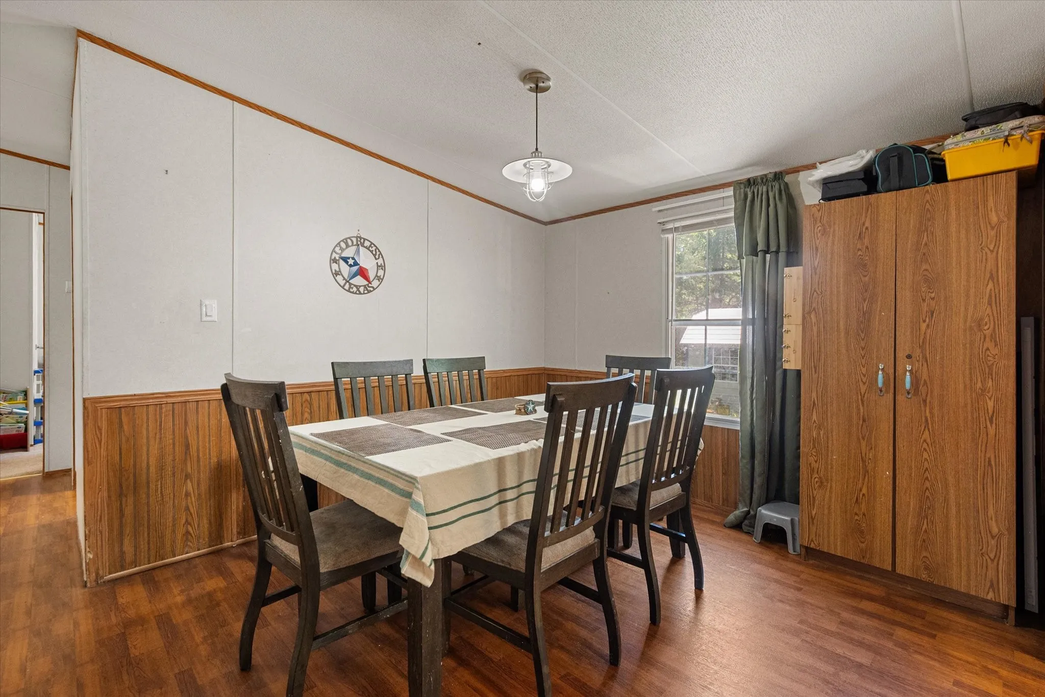 Mobile Home For Sale in Van Zandt County , 200 Private Road 5828, Fruitvale, Texas 75127, 5 Bedroom, 3 Bathroom, Garage spaces, 2,128 Sqft, built in 2005, mls#21260459, Real Estate Agent in Fruitvale, Homes For Sale in Van Zandt county, Homes For Sale in Fruitvale, Realtor in Fruitvale Texas, Real Estate Brokerage Independent Realty Texas, Luminita Cordes Realtor