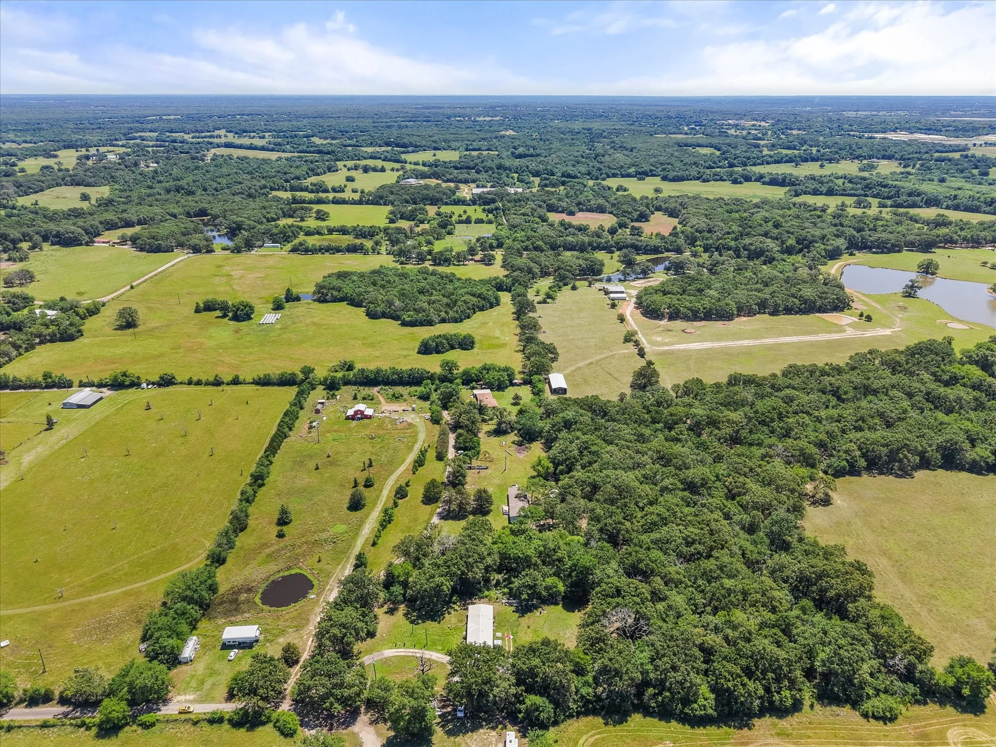 Mobile Home For Sale in Van Zandt County , 200 Private Road 5828, Fruitvale, Texas 75127, 5 Bedroom, 3 Bathroom, Garage spaces, 2,128 Sqft, built in 2005, mls#21260459, Real Estate Agent in Fruitvale, Homes For Sale in Van Zandt county, Homes For Sale in Fruitvale, Realtor in Fruitvale Texas, Real Estate Brokerage Independent Realty Texas, Luminita Cordes Realtor
