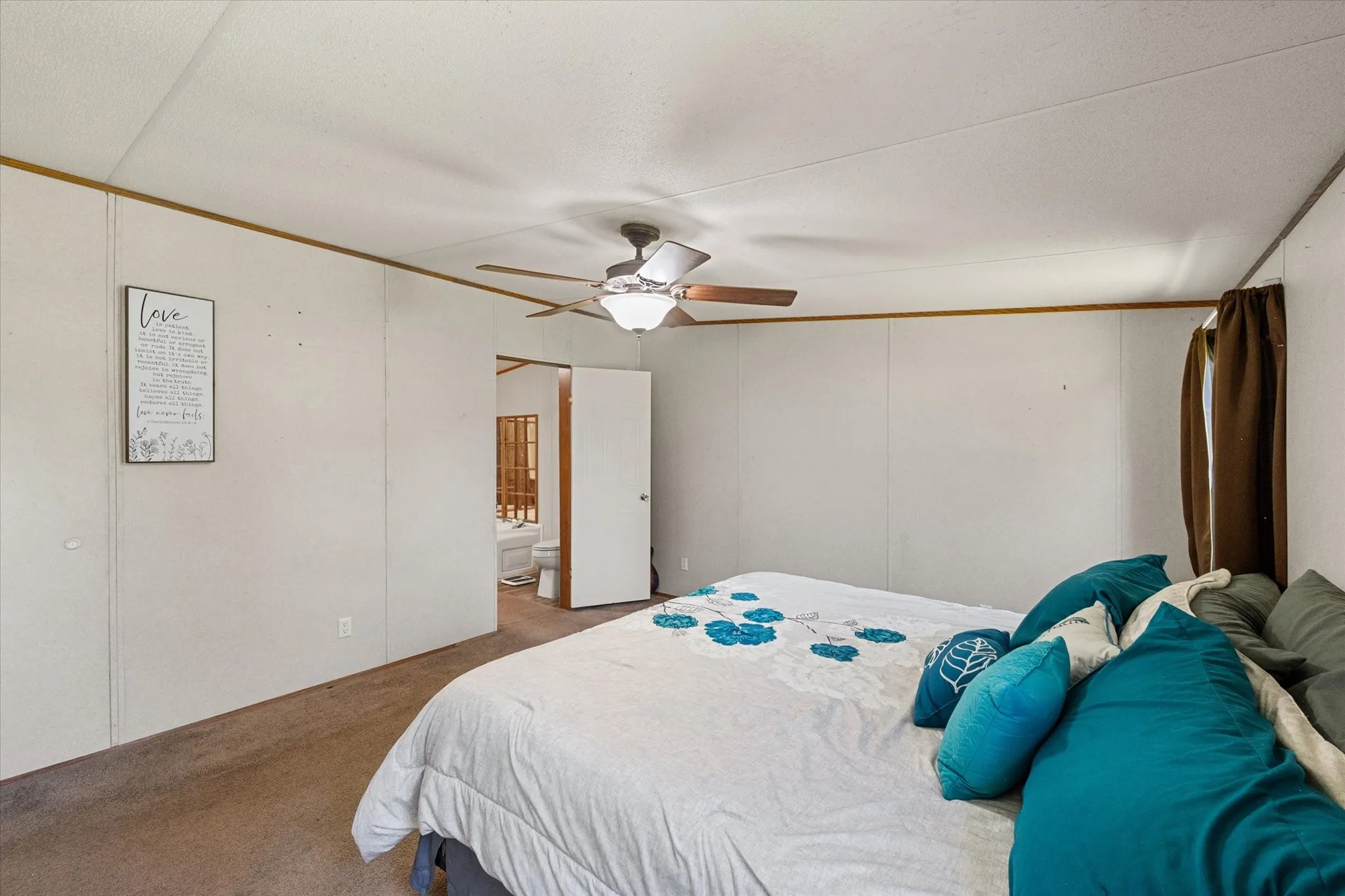 Mobile Home For Sale in Van Zandt County , 200 Private Road 5828, Fruitvale, Texas 75127, 5 Bedroom, 3 Bathroom, Garage spaces, 2,128 Sqft, built in 2005, mls#21260459, Real Estate Agent in Fruitvale, Homes For Sale in Van Zandt county, Homes For Sale in Fruitvale, Realtor in Fruitvale Texas, Real Estate Brokerage Independent Realty Texas, Luminita Cordes Realtor