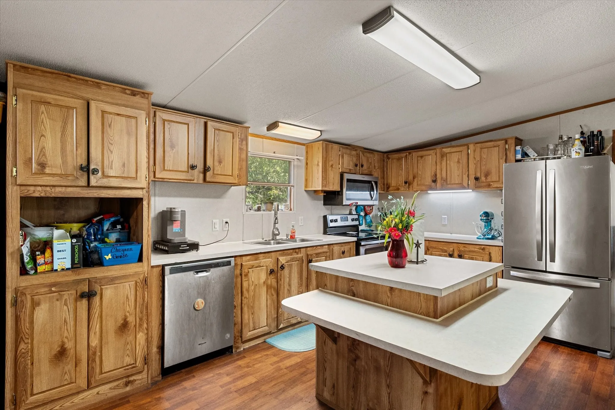 Mobile Home For Sale in Van Zandt County , 200 Private Road 5828, Fruitvale, Texas 75127, 5 Bedroom, 3 Bathroom, Garage spaces, 2,128 Sqft, built in 2005, mls#21260459, Real Estate Agent in Fruitvale, Homes For Sale in Van Zandt county, Homes For Sale in Fruitvale, Realtor in Fruitvale Texas, Real Estate Brokerage Independent Realty Texas, Luminita Cordes Realtor