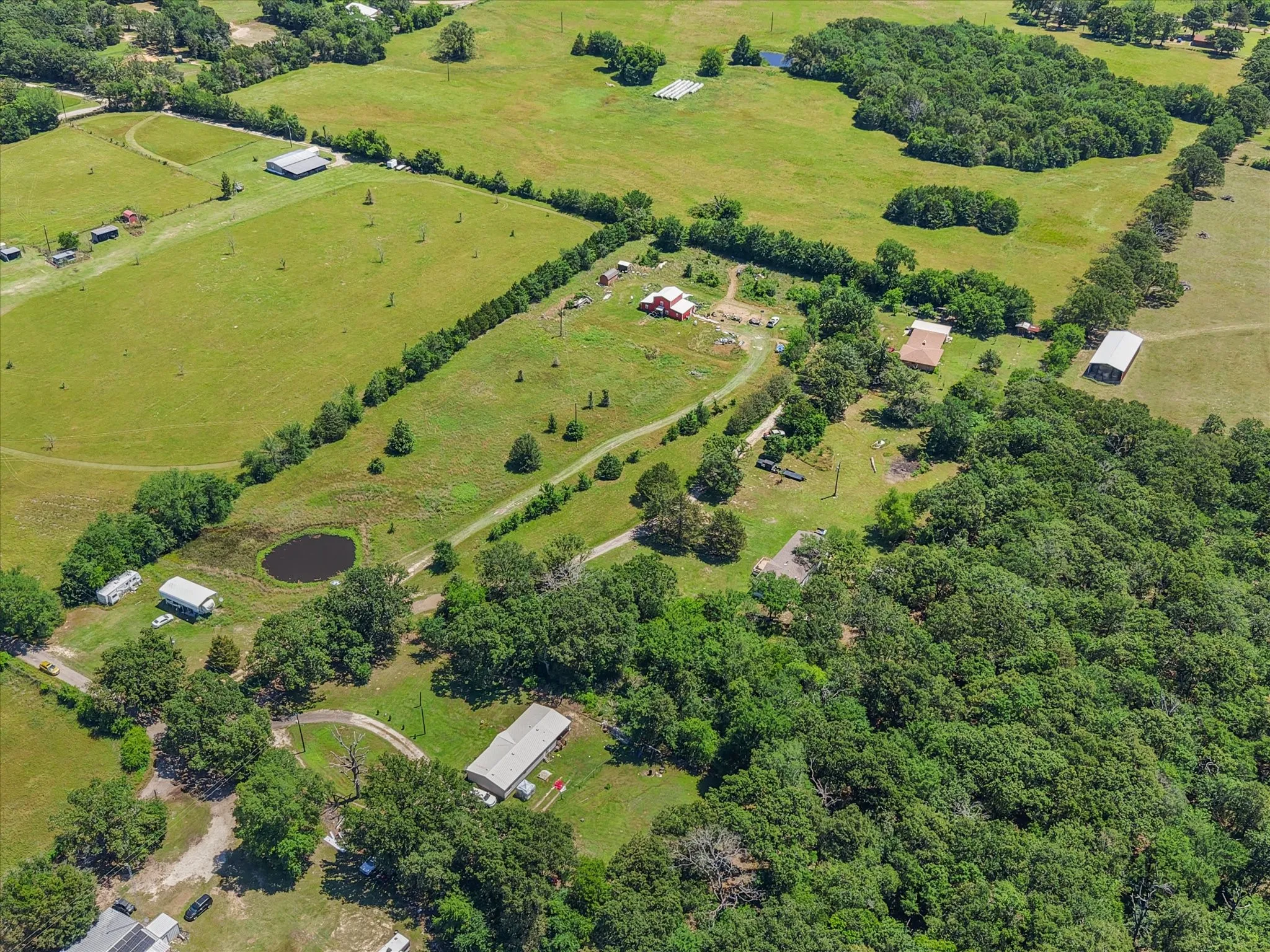 Mobile Home For Sale in Van Zandt County , 200 Private Road 5828, Fruitvale, Texas 75127, 5 Bedroom, 3 Bathroom, Garage spaces, 2,128 Sqft, built in 2005, mls#21260459, Real Estate Agent in Fruitvale, Homes For Sale in Van Zandt county, Homes For Sale in Fruitvale, Realtor in Fruitvale Texas, Real Estate Brokerage Independent Realty Texas, Luminita Cordes Realtor