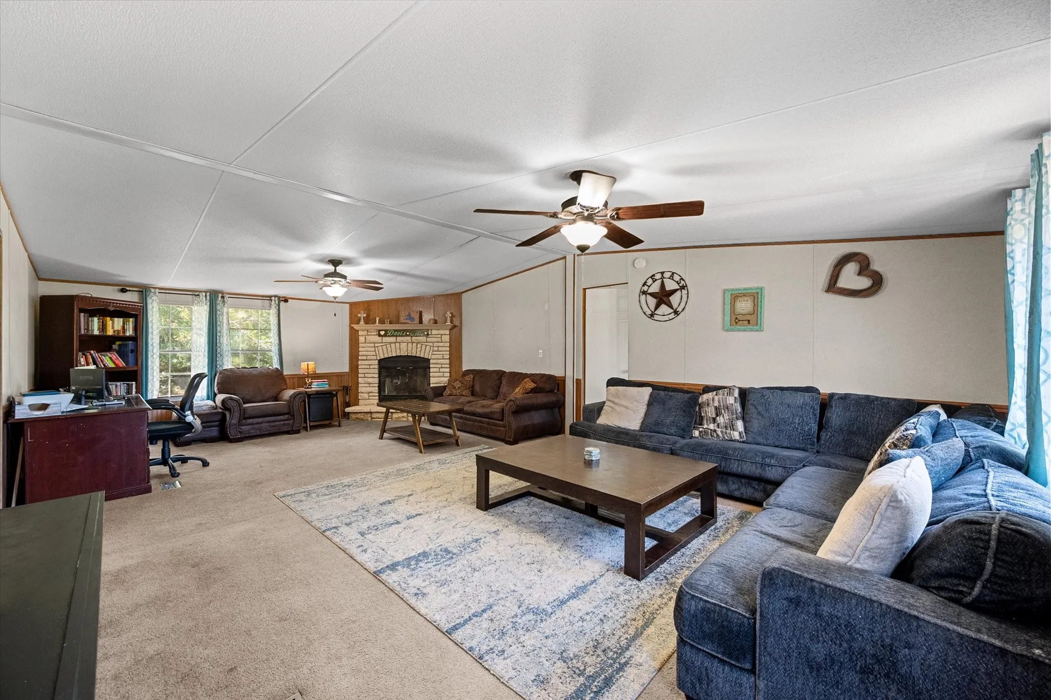 Mobile Home For Sale in Van Zandt County , 200 Private Road 5828, Fruitvale, Texas 75127, 5 Bedroom, 3 Bathroom, Garage spaces, 2,128 Sqft, built in 2005, mls#21260459, Real Estate Agent in Fruitvale, Homes For Sale in Van Zandt county, Homes For Sale in Fruitvale, Realtor in Fruitvale Texas, Real Estate Brokerage Independent Realty Texas, Luminita Cordes Realtor