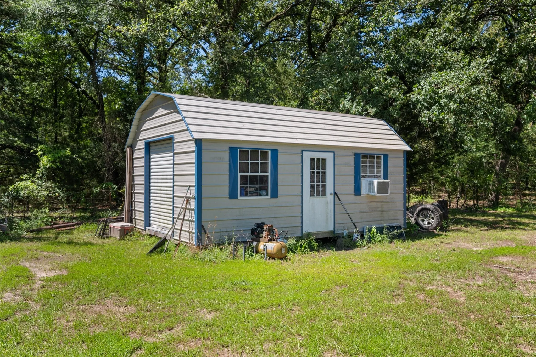 Mobile Home For Sale in Van Zandt County , 200 Private Road 5828, Fruitvale, Texas 75127, 5 Bedroom, 3 Bathroom, Garage spaces, 2,128 Sqft, built in 2005, mls#21260459, Real Estate Agent in Fruitvale, Homes For Sale in Van Zandt county, Homes For Sale in Fruitvale, Realtor in Fruitvale Texas, Real Estate Brokerage Independent Realty Texas, Luminita Cordes Realtor