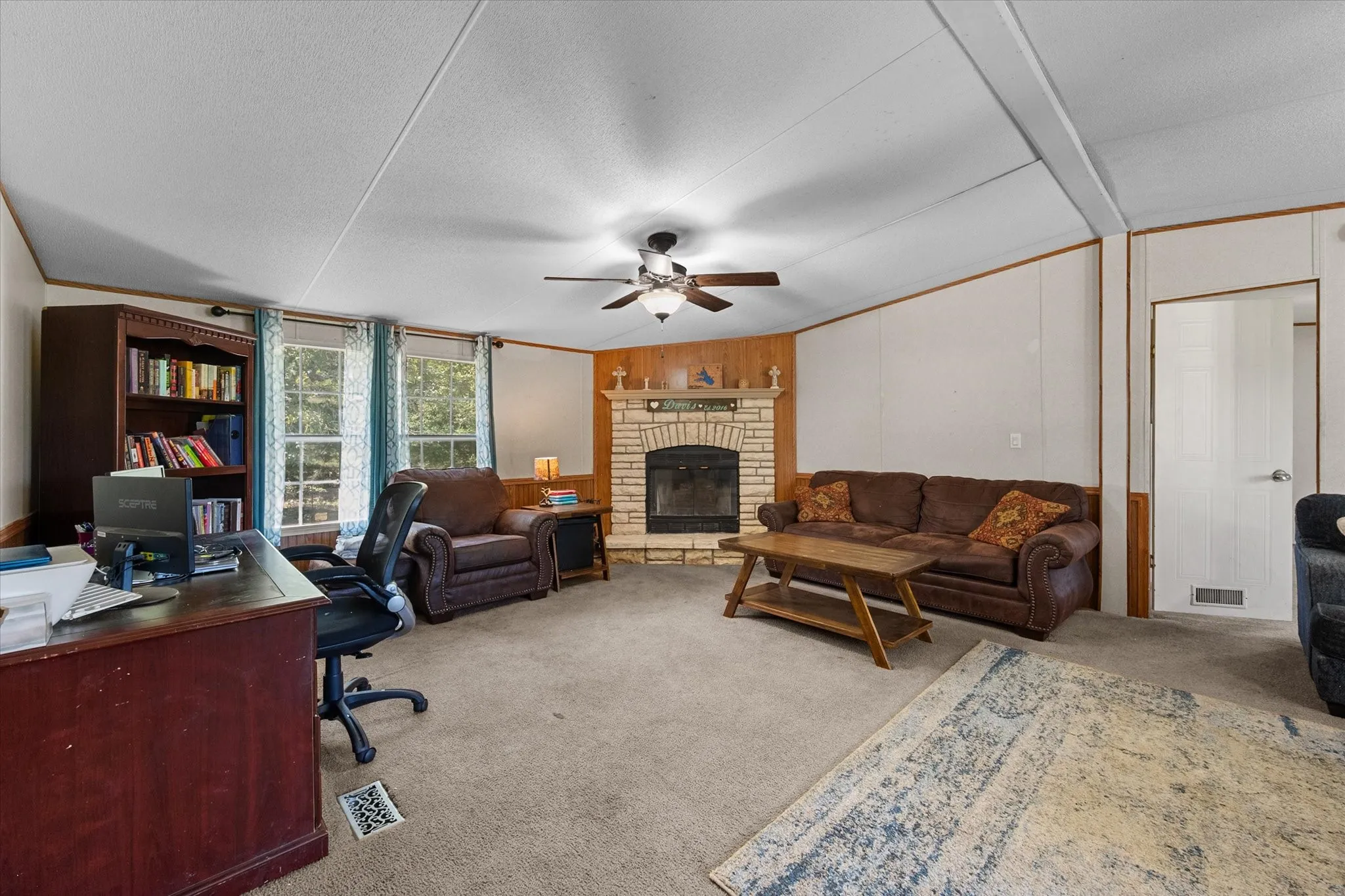Mobile Home For Sale in Van Zandt County , 200 Private Road 5828, Fruitvale, Texas 75127, 5 Bedroom, 3 Bathroom, Garage spaces, 2,128 Sqft, built in 2005, mls#21260459, Real Estate Agent in Fruitvale, Homes For Sale in Van Zandt county, Homes For Sale in Fruitvale, Realtor in Fruitvale Texas, Real Estate Brokerage Independent Realty Texas, Luminita Cordes Realtor