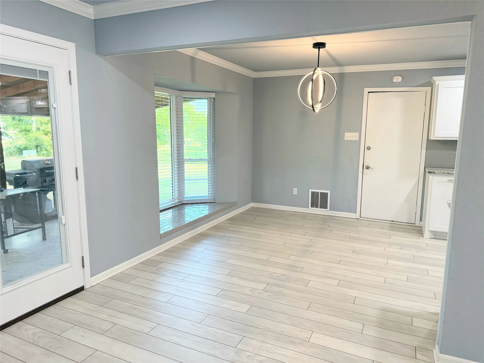 Single Family Residence For Sale in Limestone County , 1111 Joel Street, Groesbeck, Texas 76642, 3 Bedrooms, 2 Bathrooms, 2 Garage spaces, 1,830 Sqft, built in 1981, Price $285,500, mls#21260660, Real Estate Agent in Groesbeck, Homes For Sale in Limestone county, Homes For Sale in Groesbeck, Realtor in Groesbeck Texas, Real Estate Brokerage Independent Realty Texas, Luminita Cordes Realtor