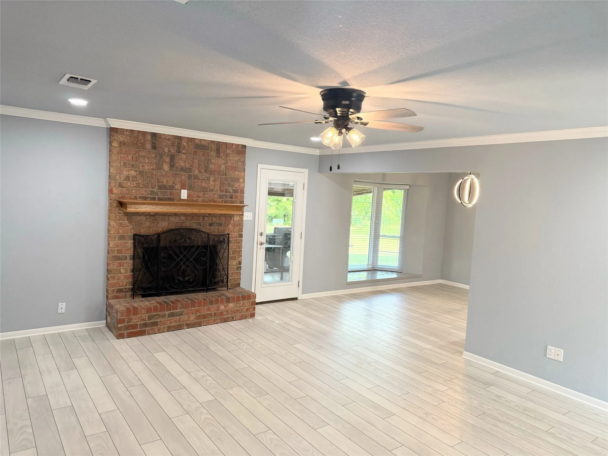 Single Family Residence For Sale in Limestone County , 1111 Joel Street, Groesbeck, Texas 76642, 3 Bedrooms, 2 Bathrooms, 2 Garage spaces, 1,830 Sqft, built in 1981, Price $285,500, mls#21260660, Real Estate Agent in Groesbeck, Homes For Sale in Limestone county, Homes For Sale in Groesbeck, Realtor in Groesbeck Texas, Real Estate Brokerage Independent Realty Texas, Luminita Cordes Realtor
