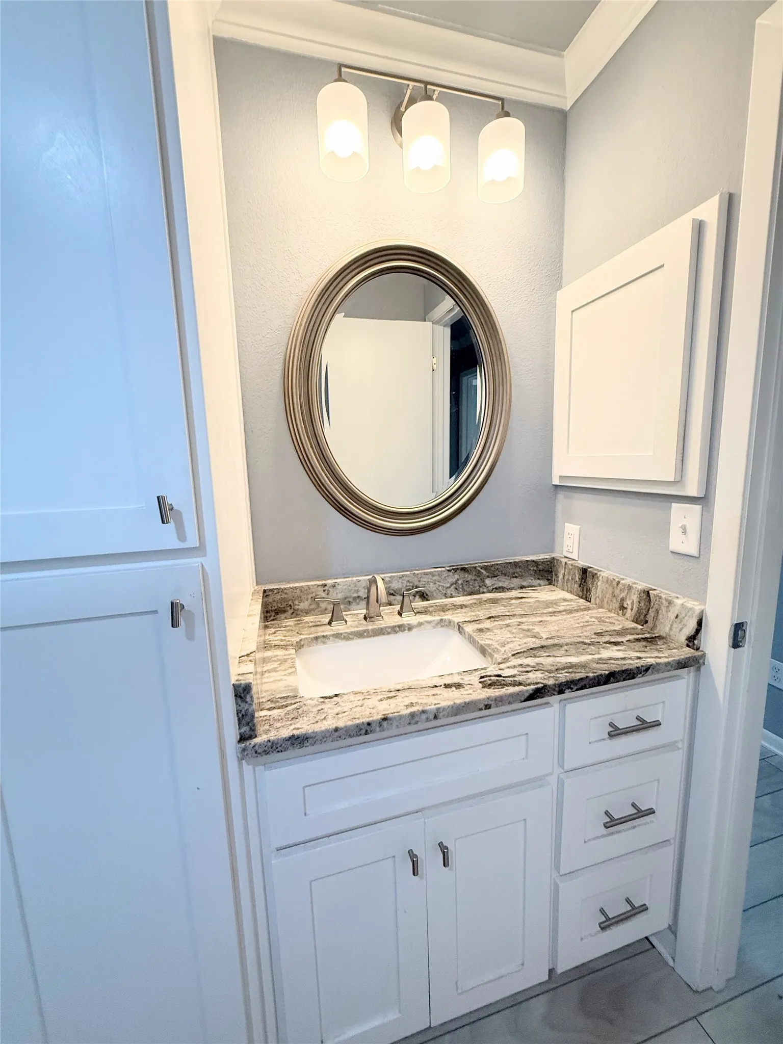 Single Family Residence For Sale in Limestone County , 1111 Joel Street, Groesbeck, Texas 76642, 3 Bedrooms, 2 Bathrooms, 2 Garage spaces, 1,830 Sqft, built in 1981, Price $285,500, mls#21260660, Real Estate Agent in Groesbeck, Homes For Sale in Limestone county, Homes For Sale in Groesbeck, Realtor in Groesbeck Texas, Real Estate Brokerage Independent Realty Texas, Luminita Cordes Realtor