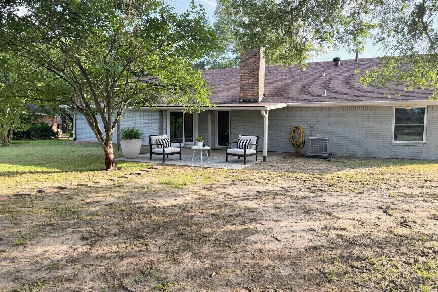 Single Family Residence For Sale in Limestone County , 1111 Joel Street, Groesbeck, Texas 76642, 3 Bedrooms, 2 Bathrooms, 2 Garage spaces, 1,830 Sqft, built in 1981, Price $285,500, mls#21260660, Real Estate Agent in Groesbeck, Homes For Sale in Limestone county, Homes For Sale in Groesbeck, Realtor in Groesbeck Texas, Real Estate Brokerage Independent Realty Texas, Luminita Cordes Realtor