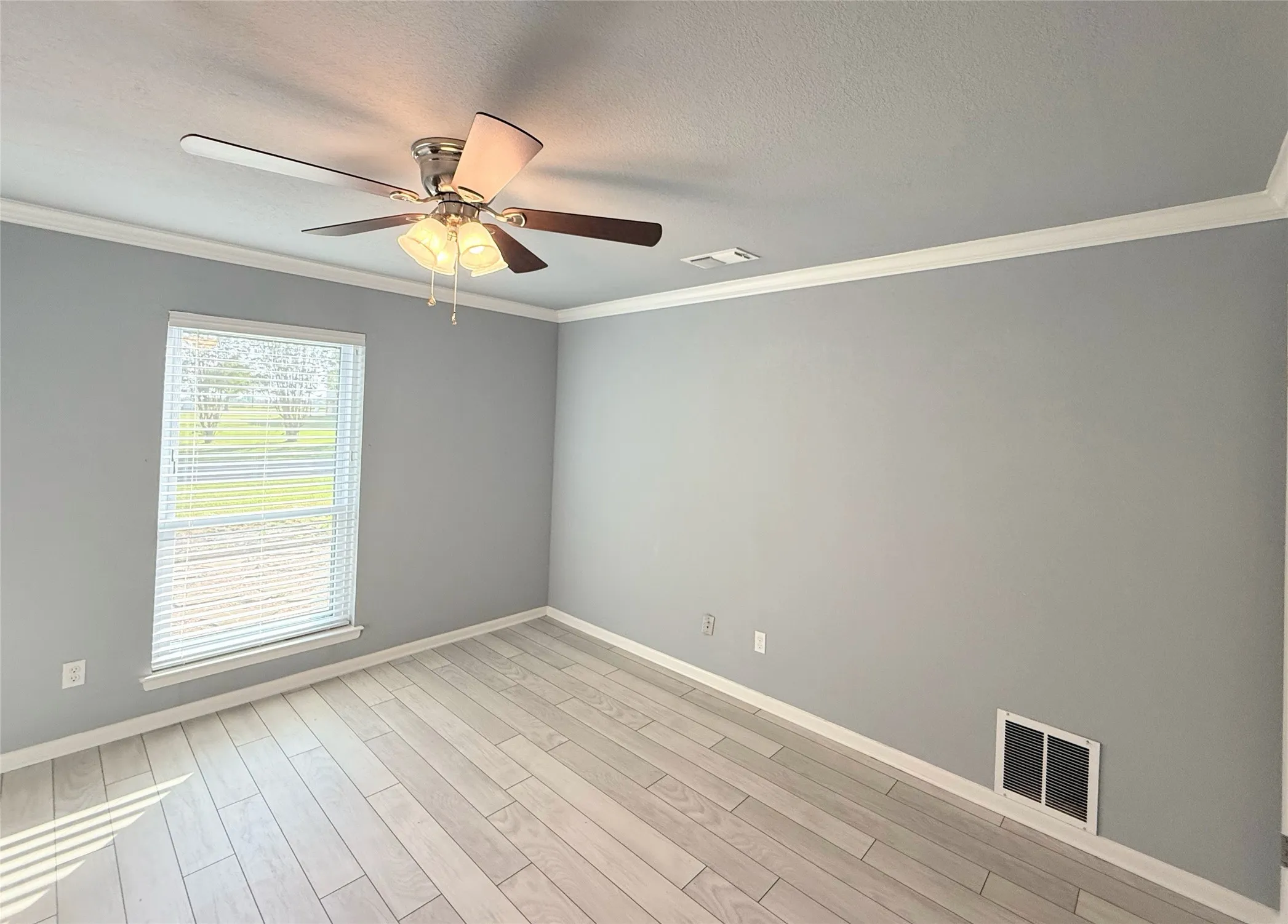 Single Family Residence For Sale in Limestone County , 1111 Joel Street, Groesbeck, Texas 76642, 3 Bedrooms, 2 Bathrooms, 2 Garage spaces, 1,830 Sqft, built in 1981, Price $285,500, mls#21260660, Real Estate Agent in Groesbeck, Homes For Sale in Limestone county, Homes For Sale in Groesbeck, Realtor in Groesbeck Texas, Real Estate Brokerage Independent Realty Texas, Luminita Cordes Realtor