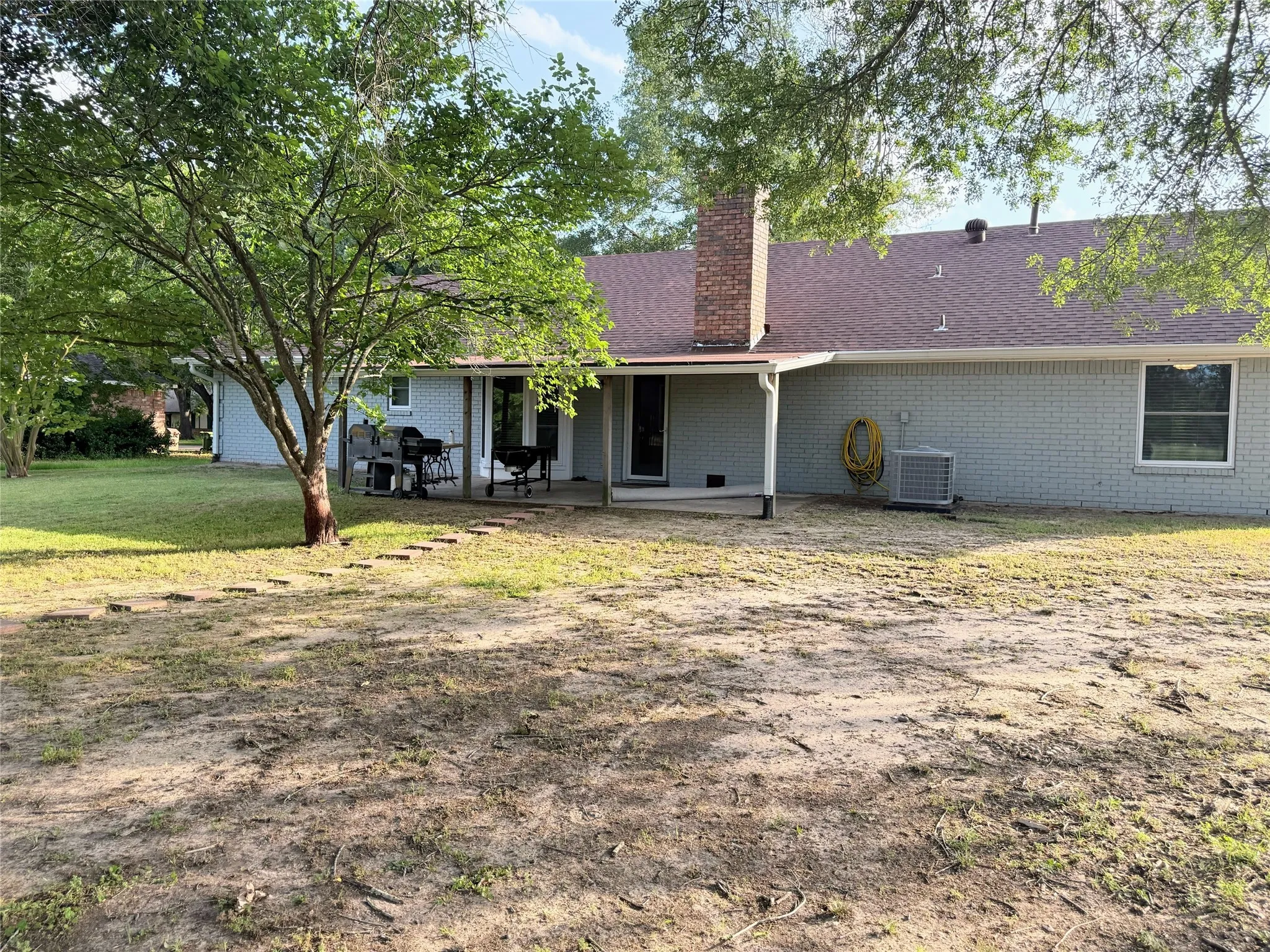 Single Family Residence For Sale in Limestone County , 1111 Joel Street, Groesbeck, Texas 76642, 3 Bedrooms, 2 Bathrooms, 2 Garage spaces, 1,830 Sqft, built in 1981, Price $285,500, mls#21260660, Real Estate Agent in Groesbeck, Homes For Sale in Limestone county, Homes For Sale in Groesbeck, Realtor in Groesbeck Texas, Real Estate Brokerage Independent Realty Texas, Luminita Cordes Realtor