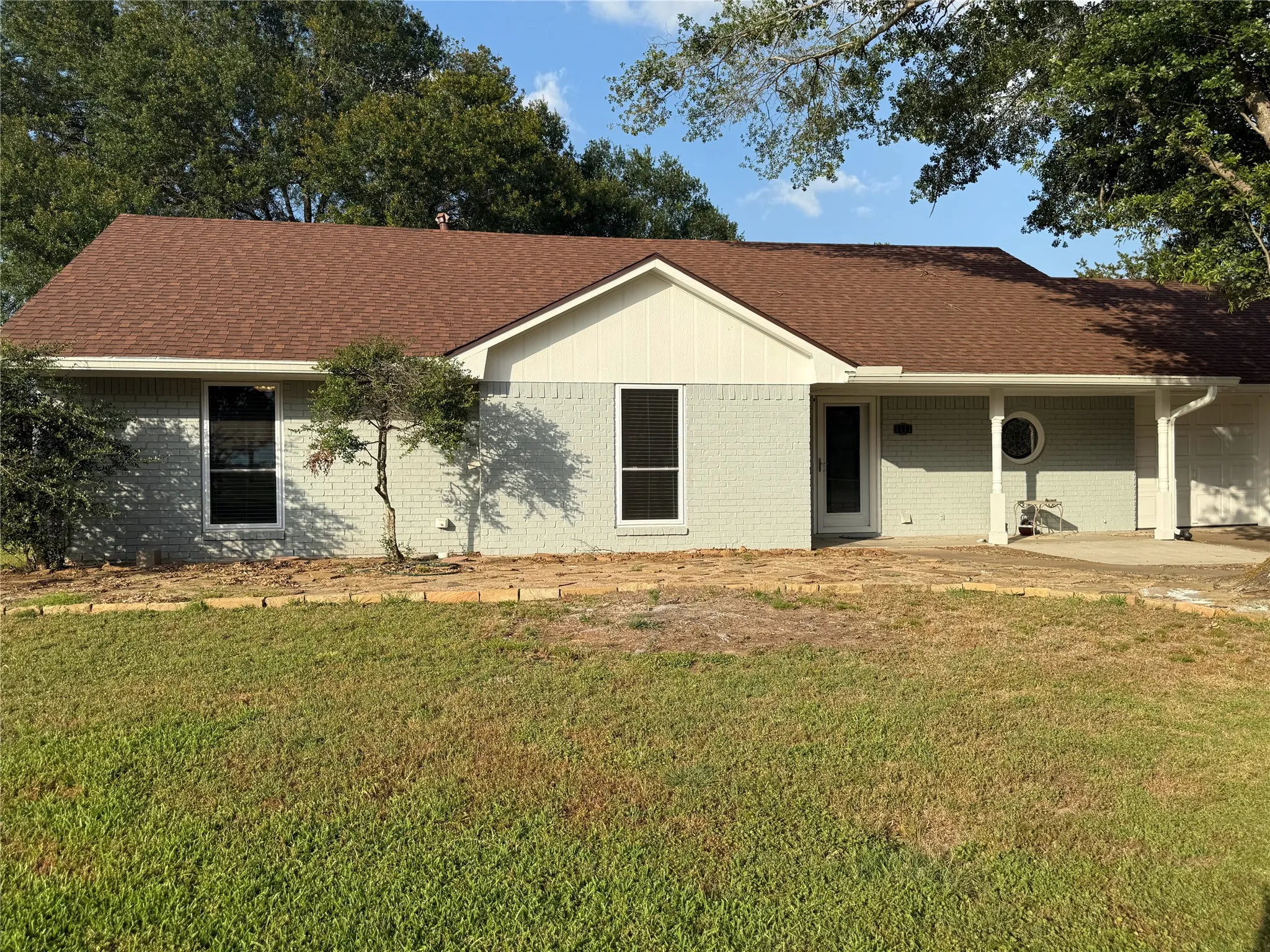 Single Family Residence For Sale in Limestone County , 1111 Joel Street, Groesbeck, Texas 76642, 3 Bedrooms, 2 Bathrooms, 2 Garage spaces, 1,830 Sqft, built in 1981, Price $285,500, mls#21260660, Real Estate Agent in Groesbeck, Homes For Sale in Limestone county, Homes For Sale in Groesbeck, Realtor in Groesbeck Texas, Real Estate Brokerage Independent Realty Texas, Luminita Cordes Realtor