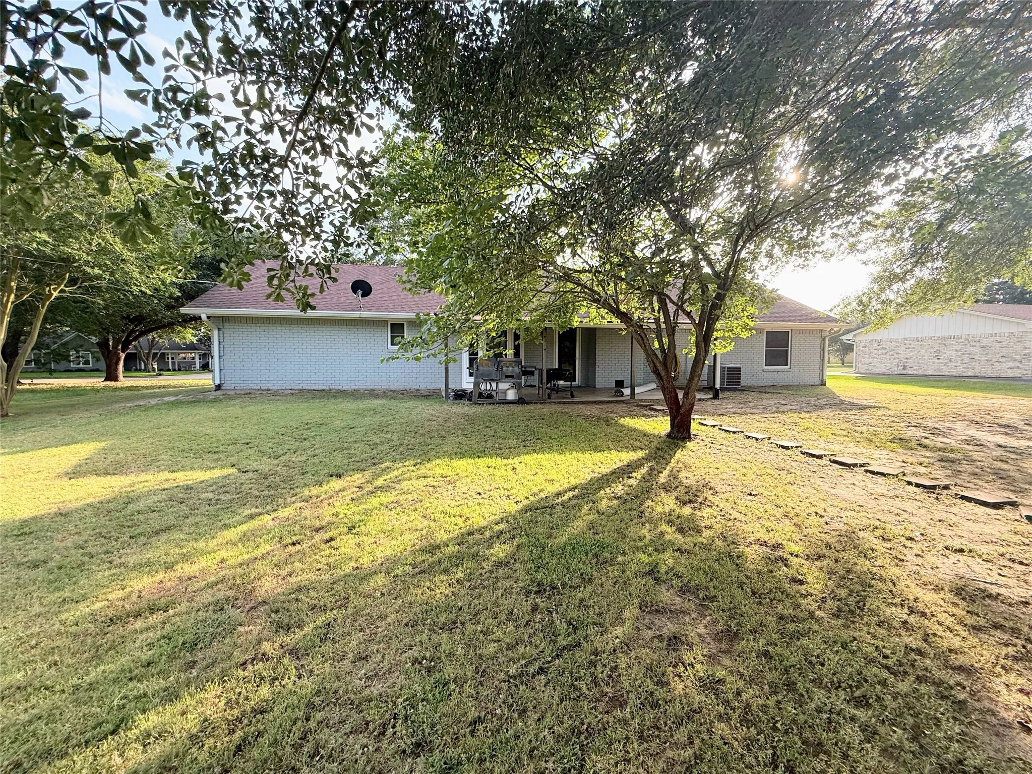 Single Family Residence For Sale in Limestone County , 1111 Joel Street, Groesbeck, Texas 76642, 3 Bedrooms, 2 Bathrooms, 2 Garage spaces, 1,830 Sqft, built in 1981, Price $285,500, mls#21260660, Real Estate Agent in Groesbeck, Homes For Sale in Limestone county, Homes For Sale in Groesbeck, Realtor in Groesbeck Texas, Real Estate Brokerage Independent Realty Texas, Luminita Cordes Realtor