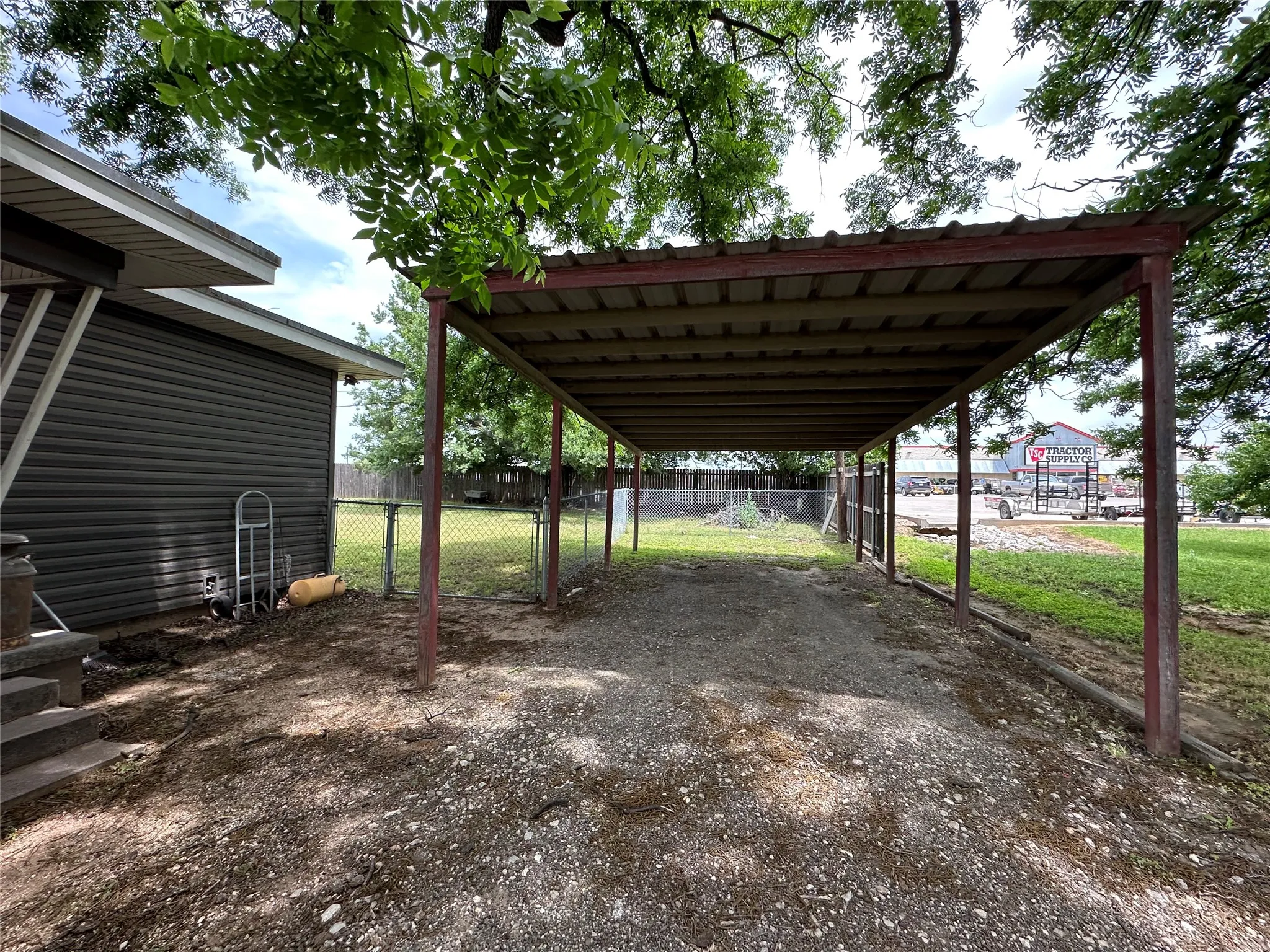 Single Family Residence For Sale in Comanche County , 7350 Highway 67 377N, Comanche, Texas 76442, 3 Bedroom, 2 Bathroom, Garage spaces, 1,460 Sqft, built in 1958, mls#21273777, Real Estate Agent in Comanche, Homes For Sale in Comanche county, Homes For Sale in Comanche, Realtor in Comanche Texas, Real Estate Brokerage Independent Realty Texas, Luminita Cordes Realtor