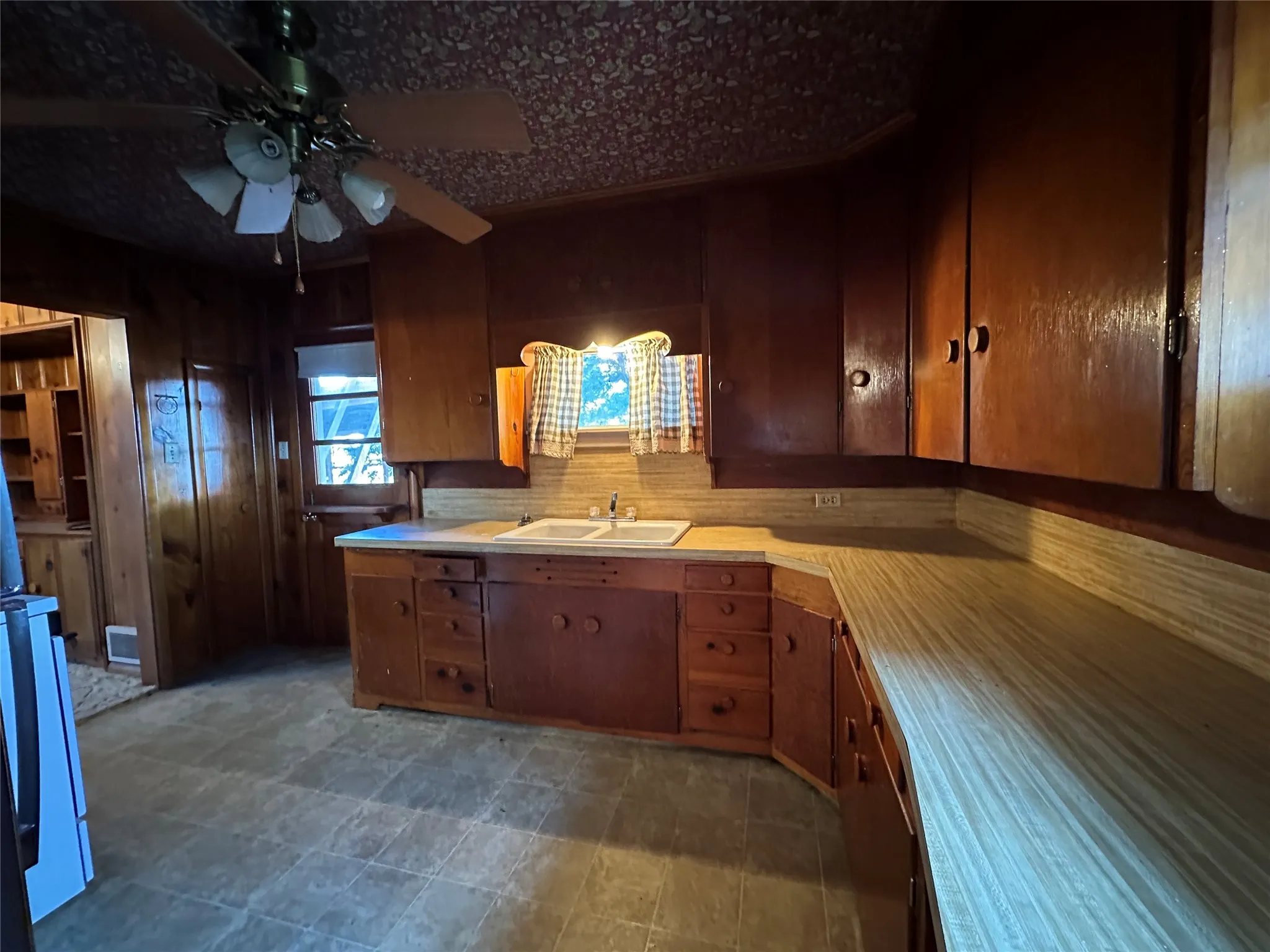 Single Family Residence For Sale in Comanche County , 7350 Highway 67 377N, Comanche, Texas 76442, 3 Bedroom, 2 Bathroom, Garage spaces, 1,460 Sqft, built in 1958, mls#21273777, Real Estate Agent in Comanche, Homes For Sale in Comanche county, Homes For Sale in Comanche, Realtor in Comanche Texas, Real Estate Brokerage Independent Realty Texas, Luminita Cordes Realtor