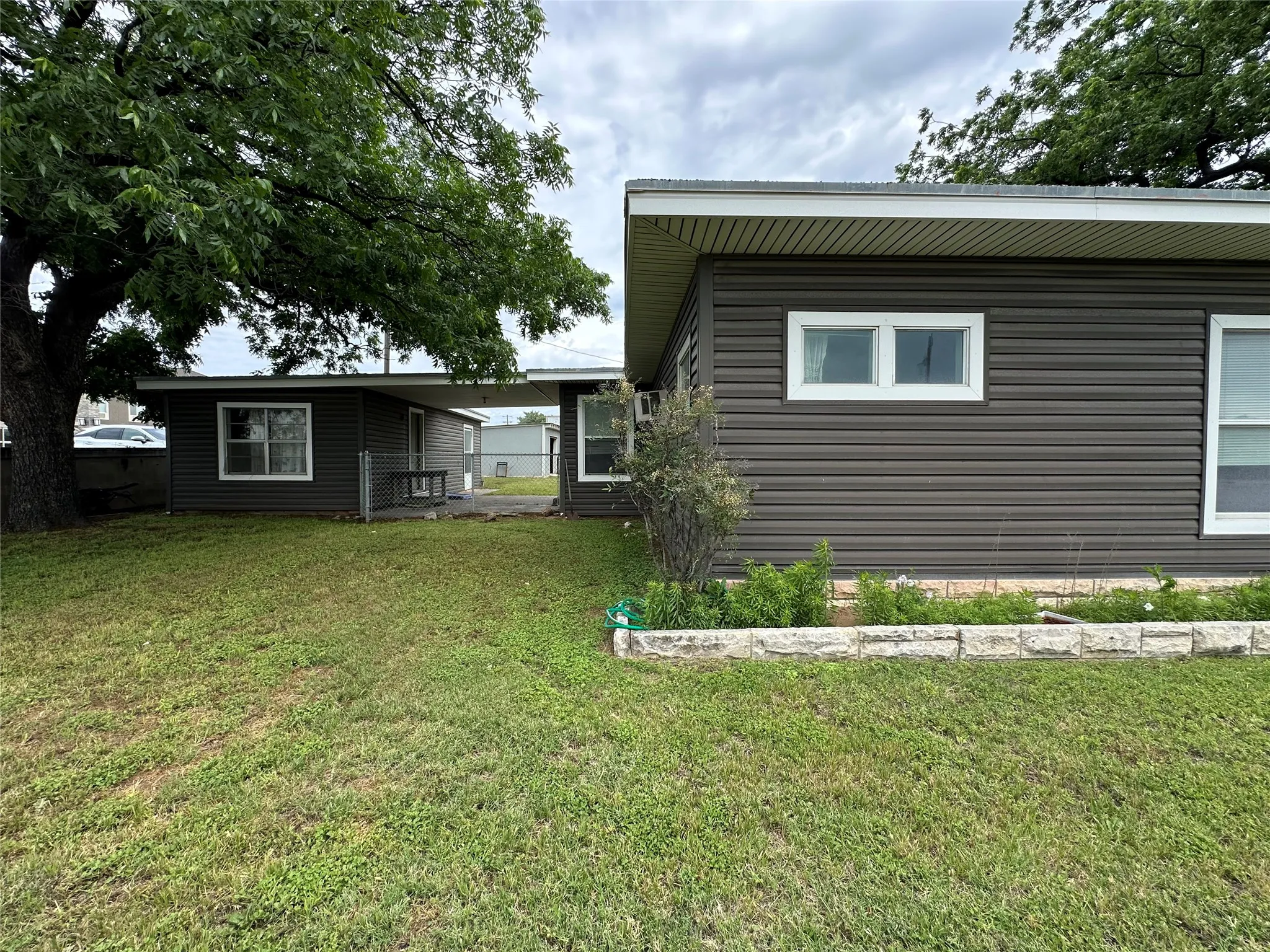 Single Family Residence For Sale in Comanche County , 7350 Highway 67 377N, Comanche, Texas 76442, 3 Bedroom, 2 Bathroom, Garage spaces, 1,460 Sqft, built in 1958, mls#21273777, Real Estate Agent in Comanche, Homes For Sale in Comanche county, Homes For Sale in Comanche, Realtor in Comanche Texas, Real Estate Brokerage Independent Realty Texas, Luminita Cordes Realtor