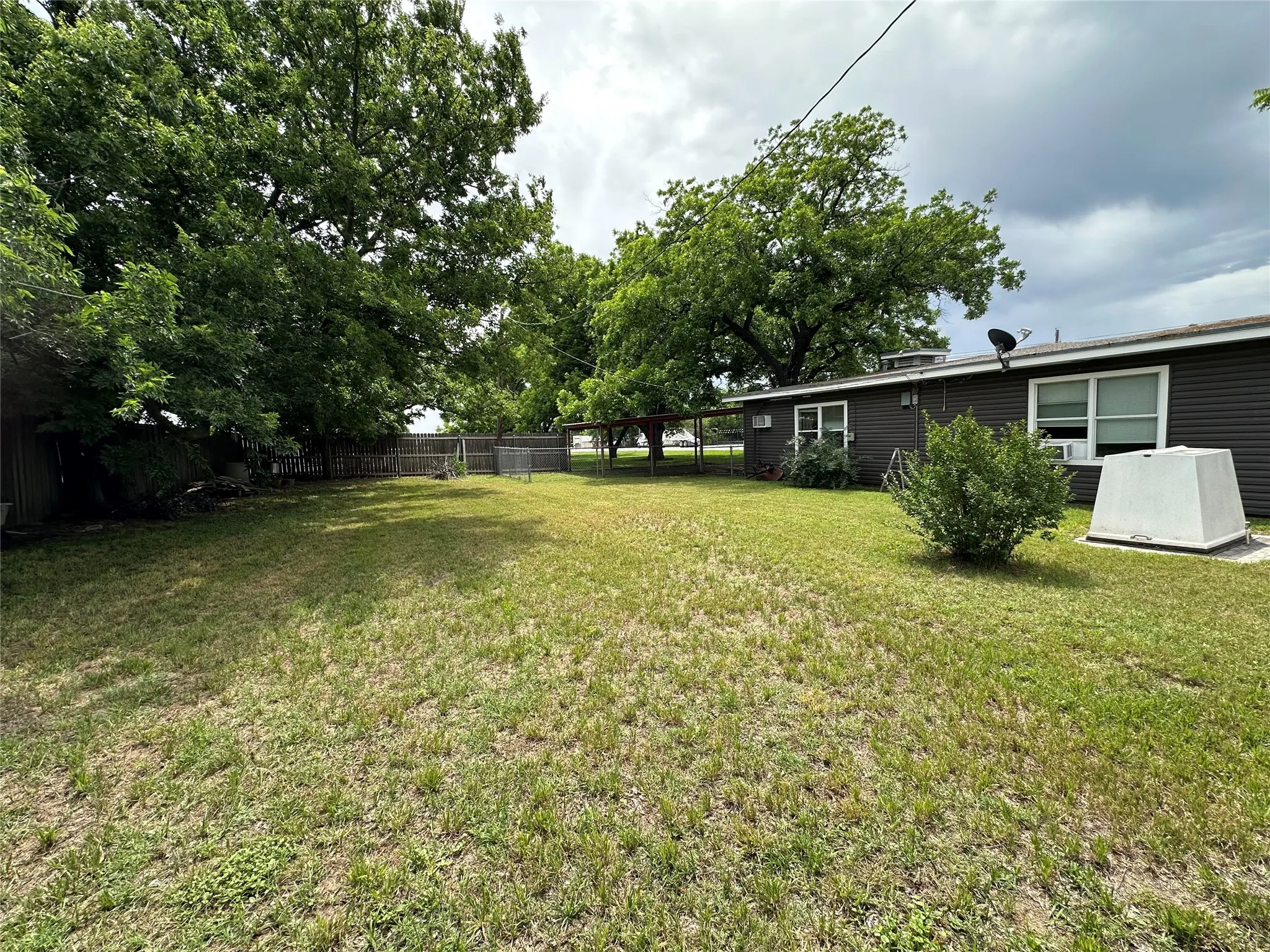 Single Family Residence For Sale in Comanche County , 7350 Highway 67 377N, Comanche, Texas 76442, 3 Bedroom, 2 Bathroom, Garage spaces, 1,460 Sqft, built in 1958, mls#21273777, Real Estate Agent in Comanche, Homes For Sale in Comanche county, Homes For Sale in Comanche, Realtor in Comanche Texas, Real Estate Brokerage Independent Realty Texas, Luminita Cordes Realtor