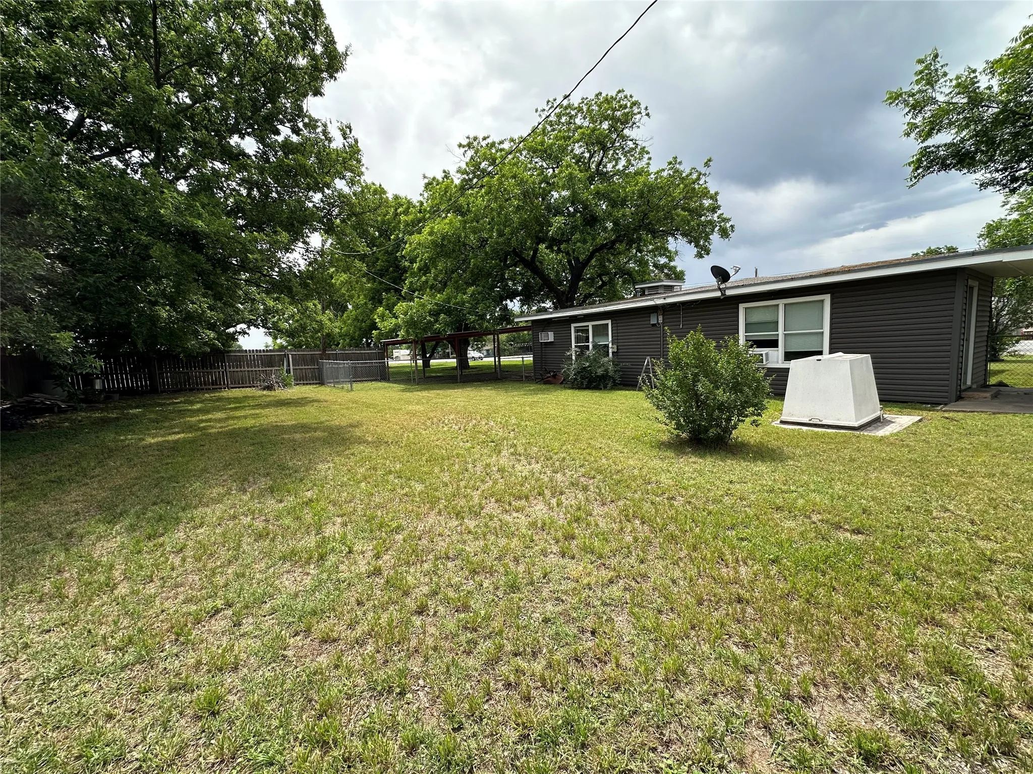 Single Family Residence For Sale in Comanche County , 7350 Highway 67 377N, Comanche, Texas 76442, 3 Bedroom, 2 Bathroom, Garage spaces, 1,460 Sqft, built in 1958, mls#21273777, Real Estate Agent in Comanche, Homes For Sale in Comanche county, Homes For Sale in Comanche, Realtor in Comanche Texas, Real Estate Brokerage Independent Realty Texas, Luminita Cordes Realtor